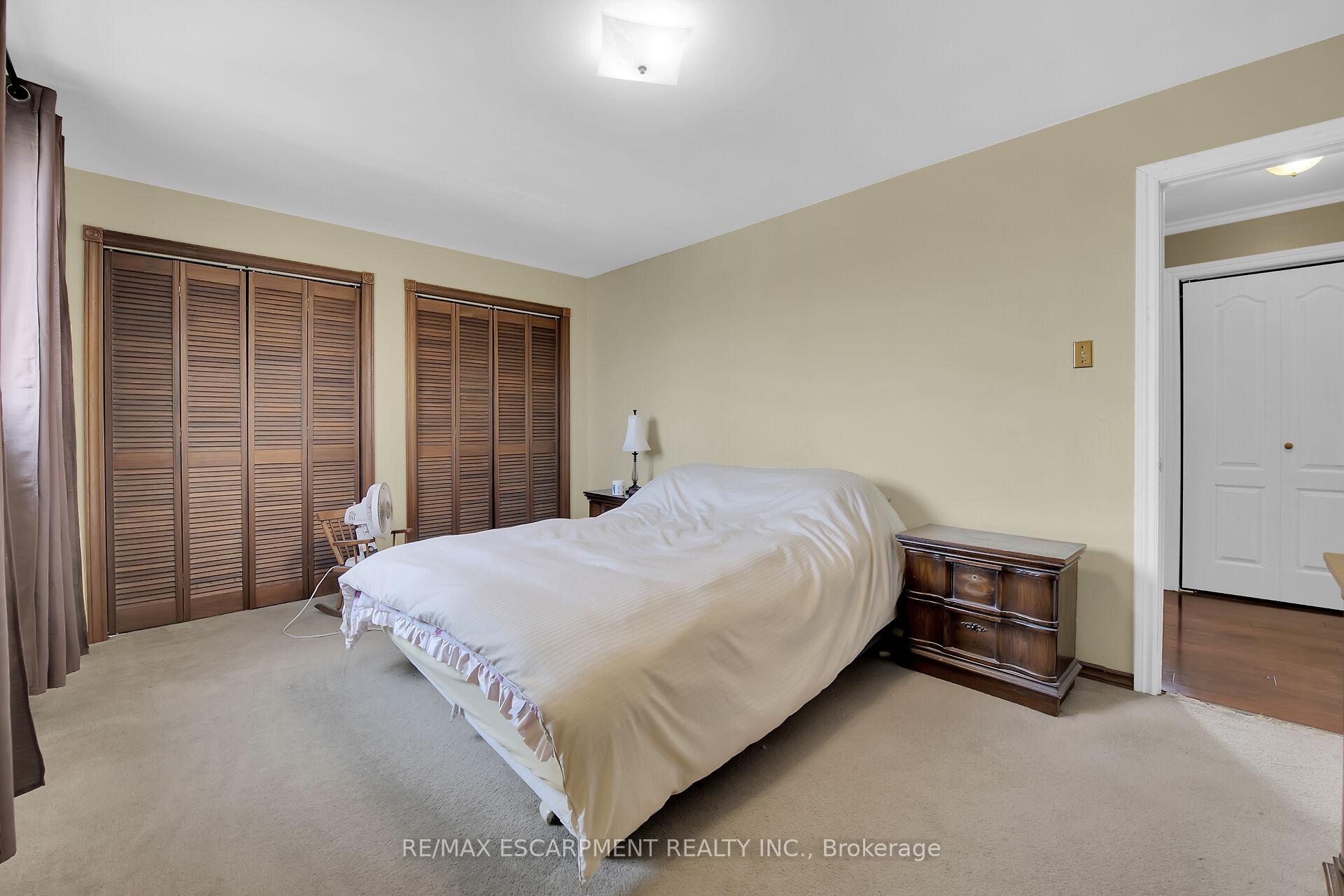 Photo 15 of 11 Sheridan Drive, Hamilton, Hill Park — HOMEH