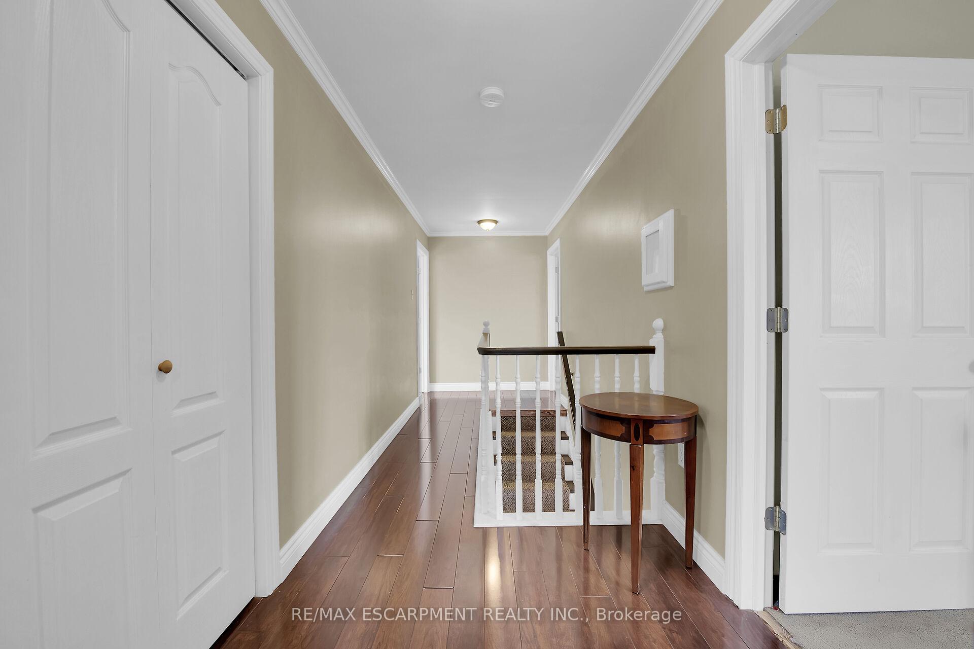 Photo 16 of 11 Sheridan Drive, Hamilton, Hill Park — HOMEH