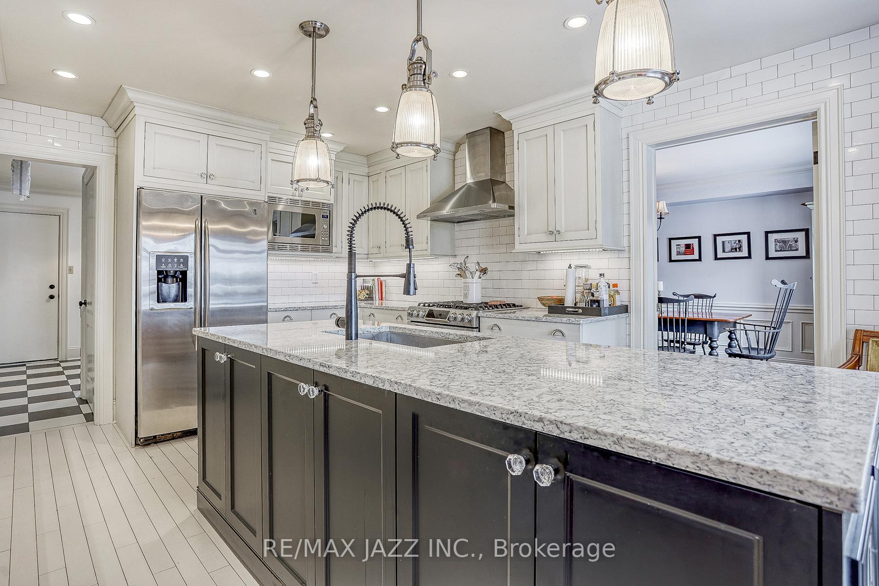 Photo 12 of 8 Irwin Drive, Whitby, Downtown Whitby — HOMEH