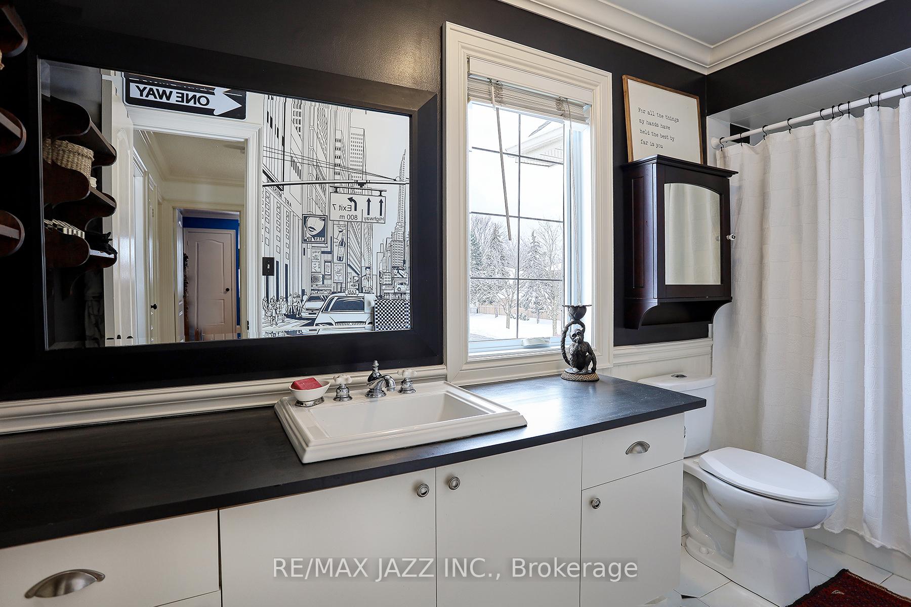 Photo 23 of 8 Irwin Drive, Whitby, Downtown Whitby — HOMEH