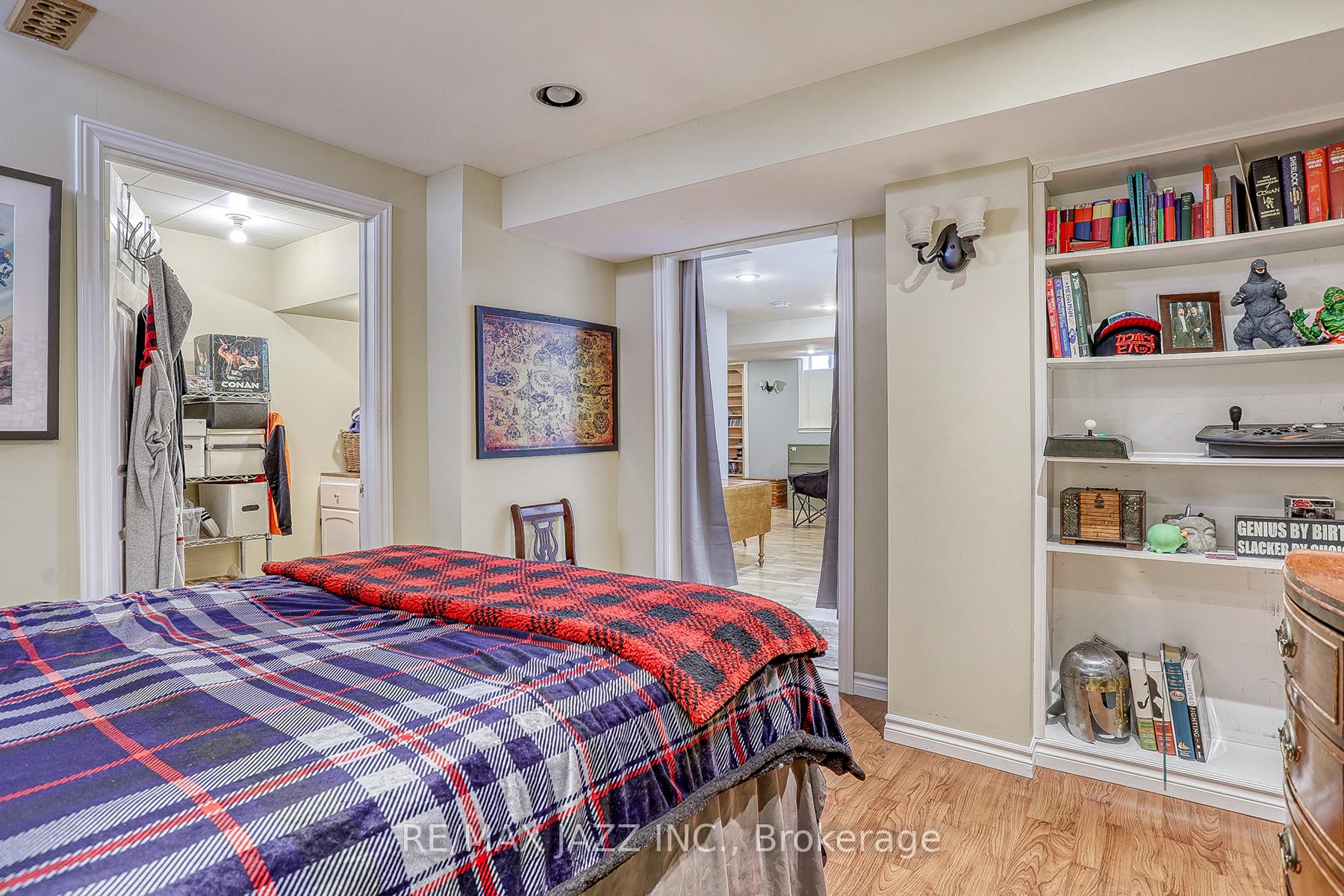 Photo 37 of 8 Irwin Drive, Whitby, Downtown Whitby — HOMEH
