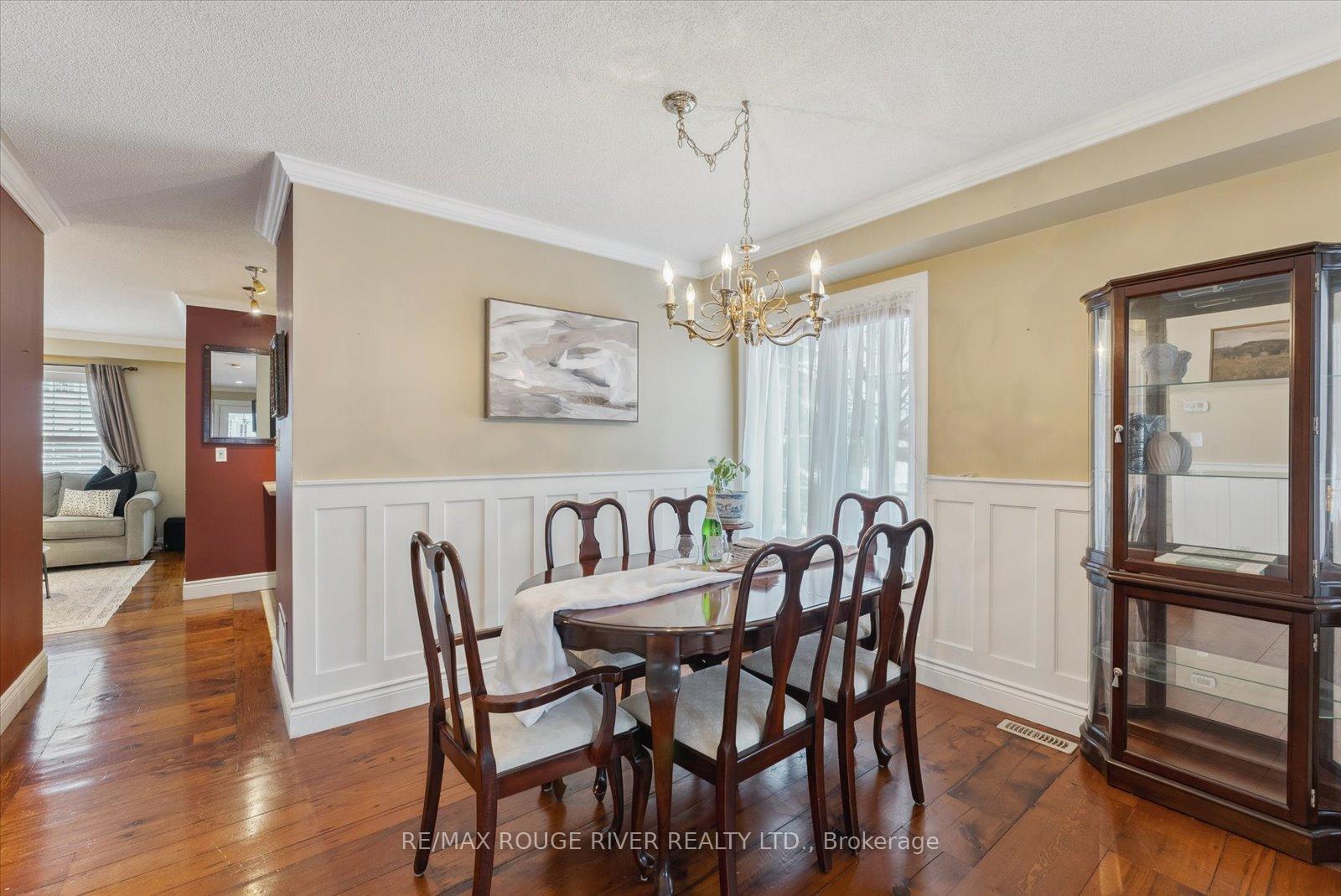 Photo 2 of 31 Barchester Crescent, Whitby, Brooklin — HOMEH