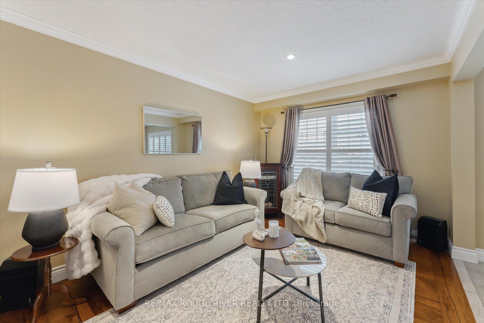 Photo 17 of 31 Barchester Crescent, Whitby, Brooklin — HOMEH