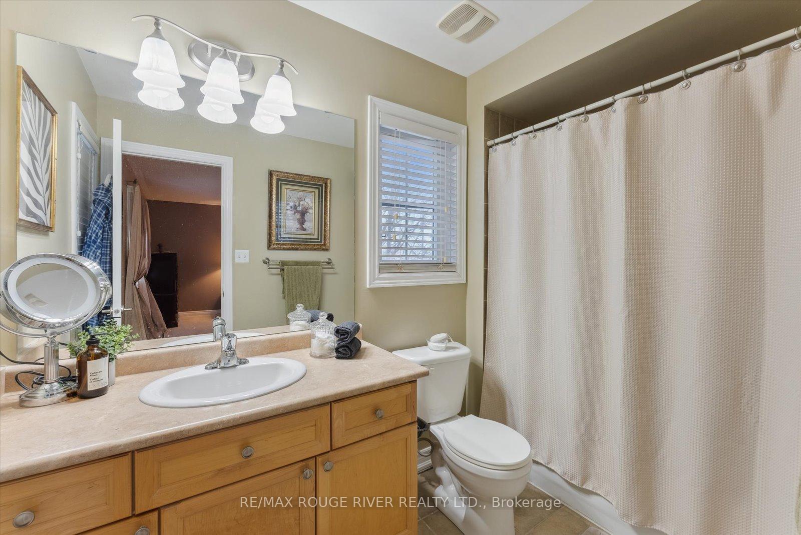 Photo 22 of 31 Barchester Crescent, Whitby, Brooklin — HOMEH