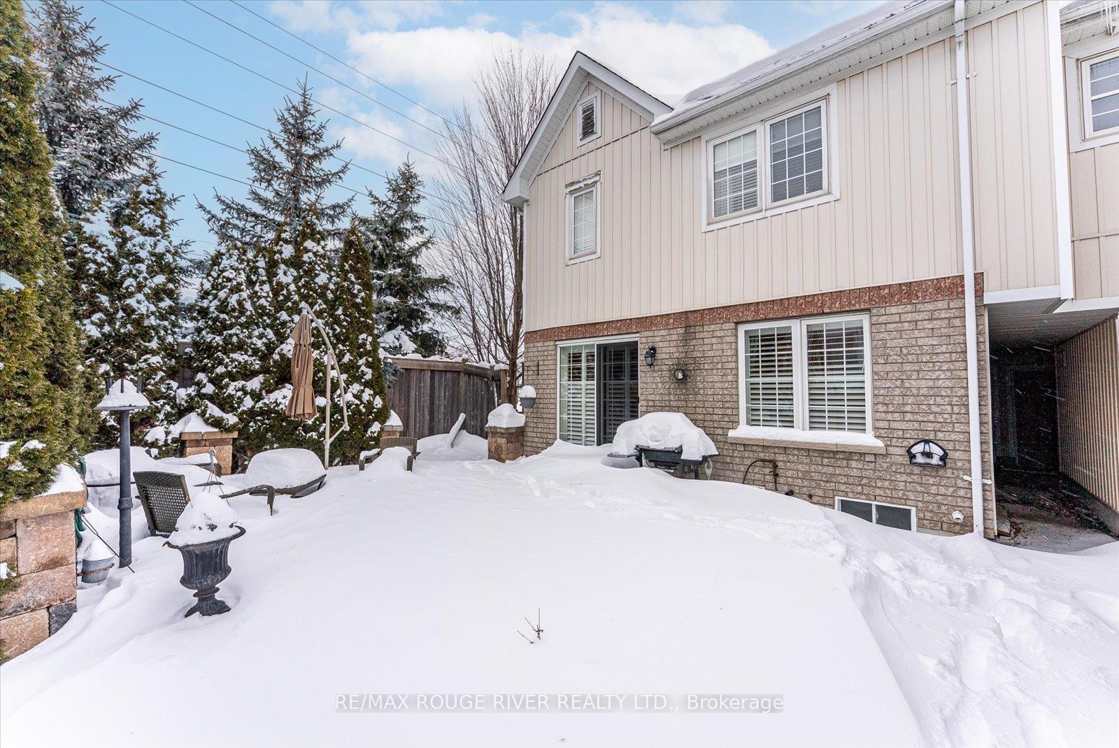 Photo 30 of 31 Barchester Crescent, Whitby, Brooklin — HOMEH