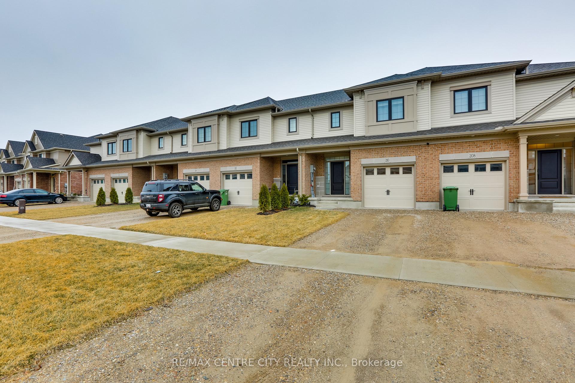 Photo 3 of 210 Renaissance Drive, St. Thomas — HOMEH