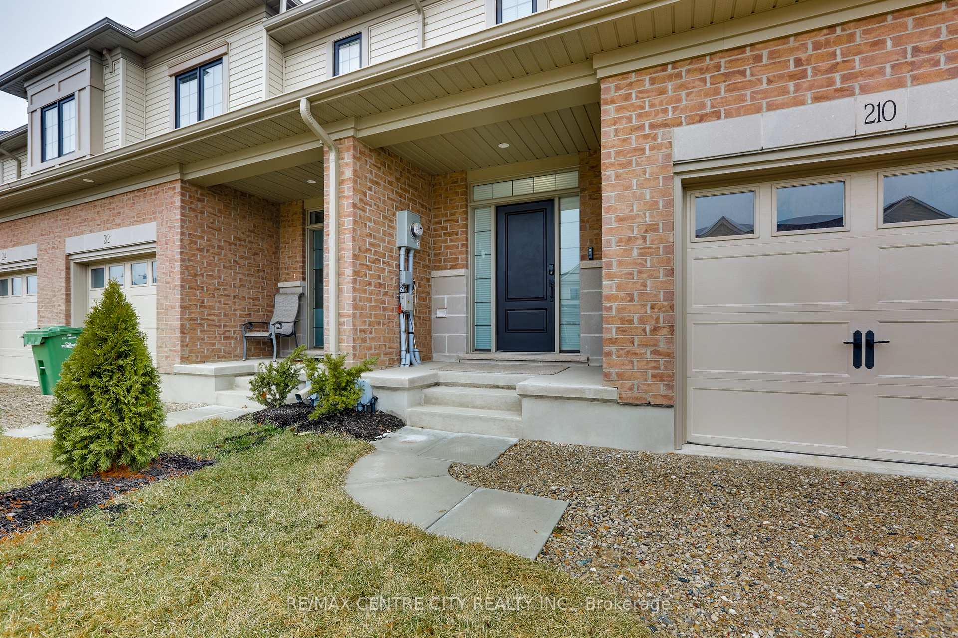 Photo 4 of 210 Renaissance Drive, St. Thomas — HOMEH