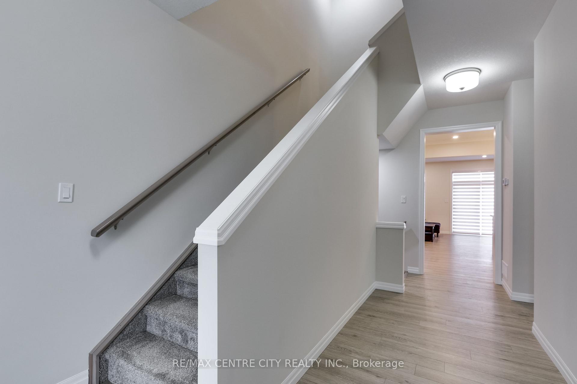 Photo 6 of 210 Renaissance Drive, St. Thomas — HOMEH