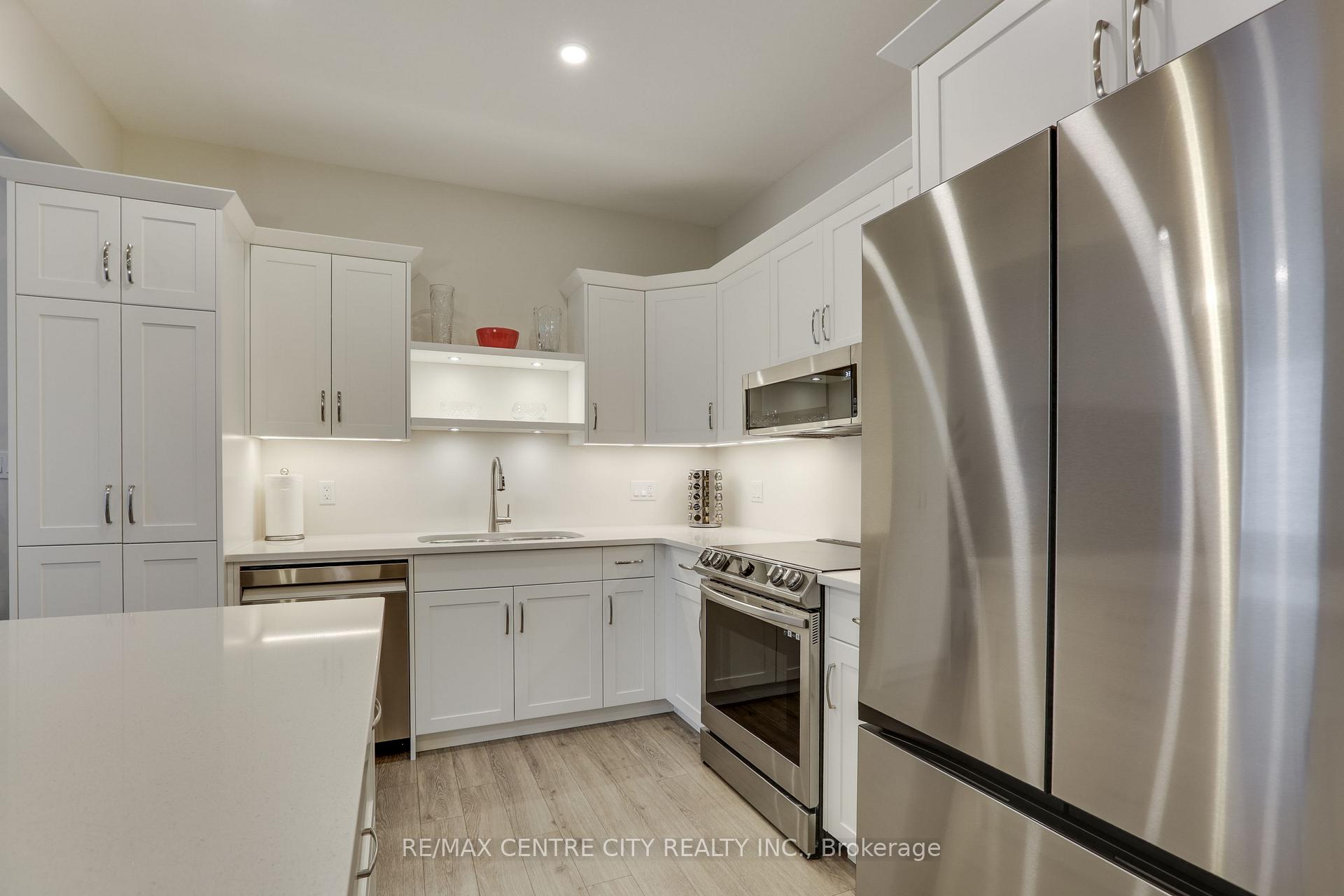 Photo 11 of 210 Renaissance Drive, St. Thomas — HOMEH