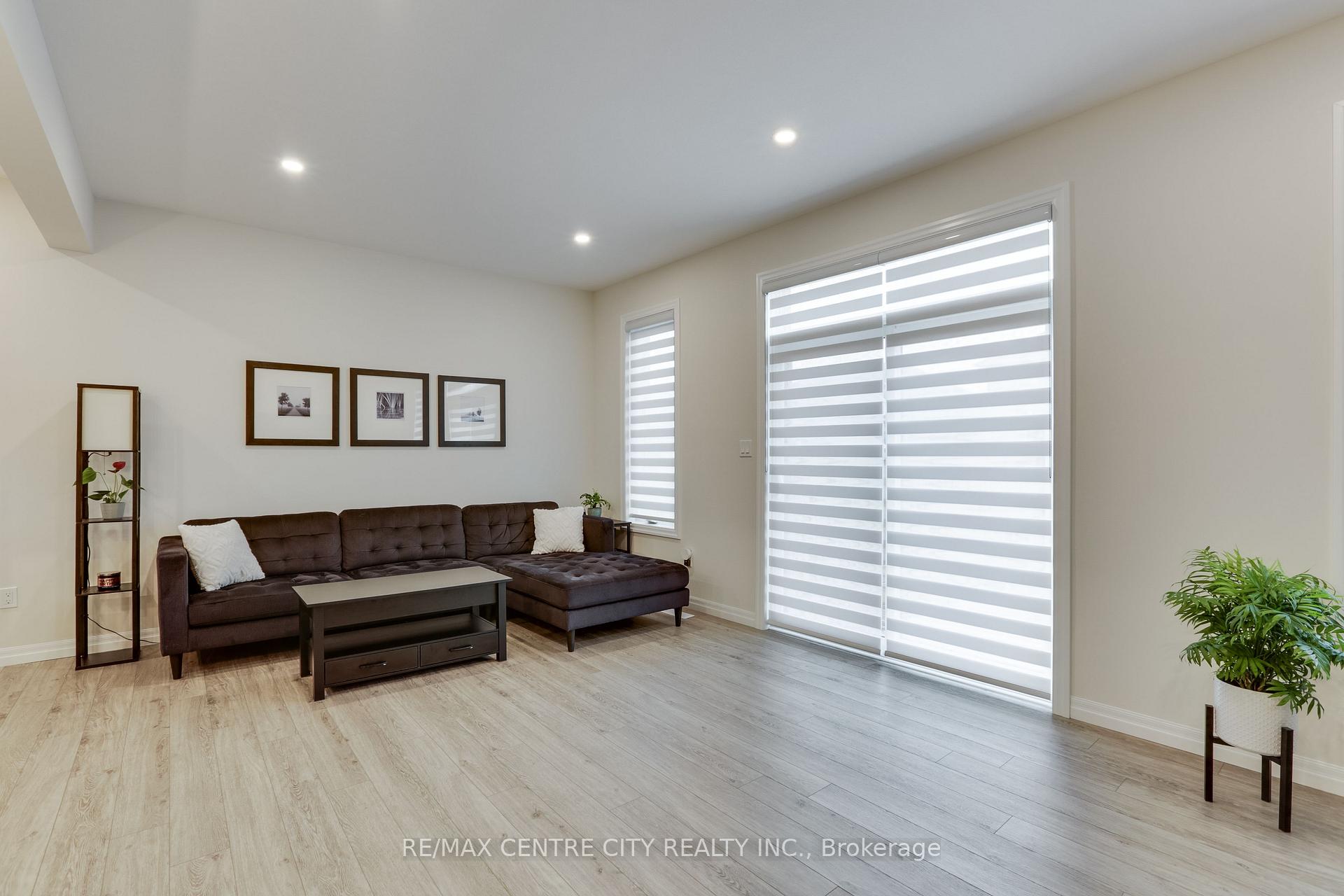 Photo 16 of 210 Renaissance Drive, St. Thomas — HOMEH