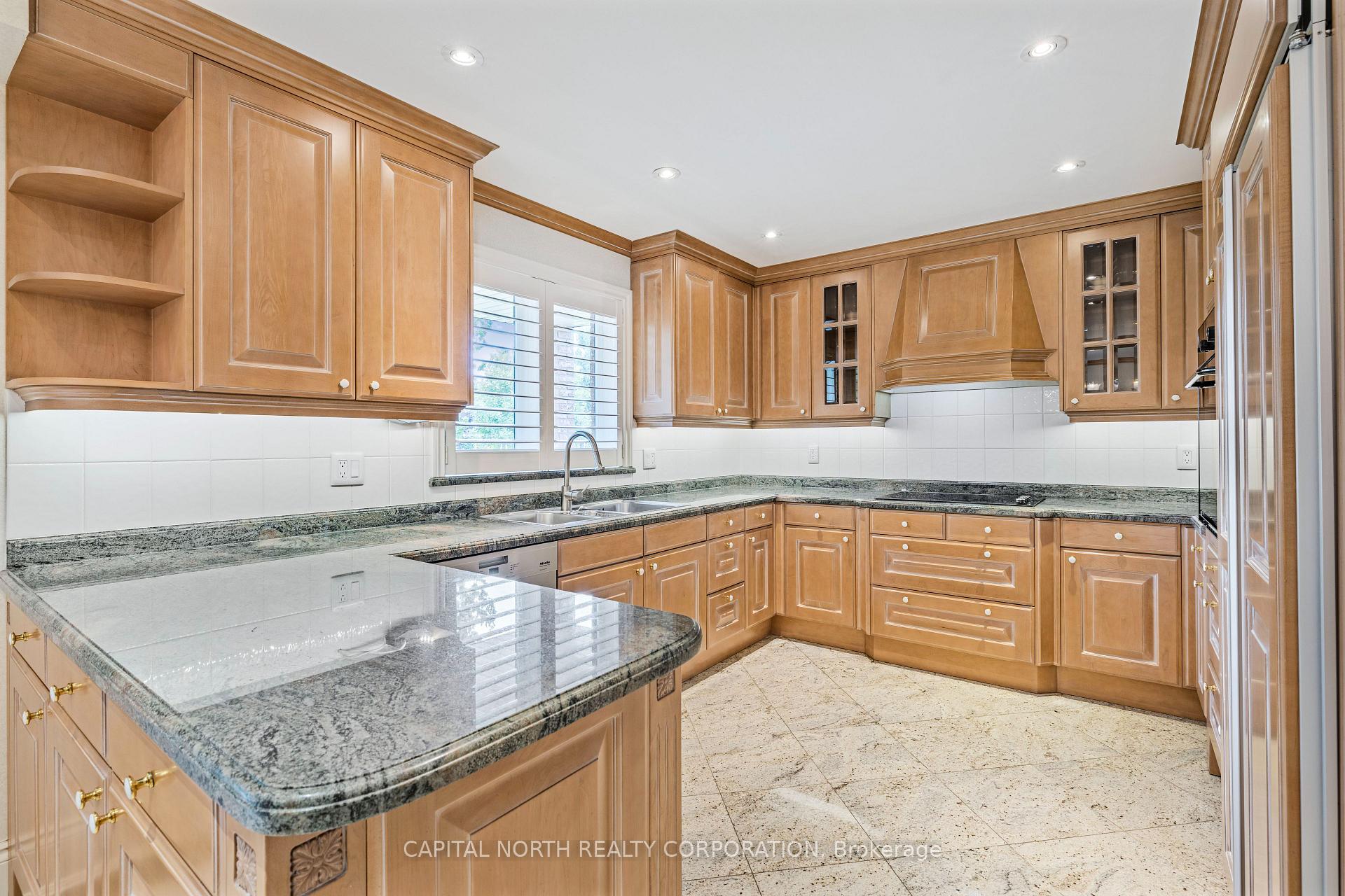 Photo 30 of 38 Queen Post Drive, Vaughan, East Woodbridge — HOMEH