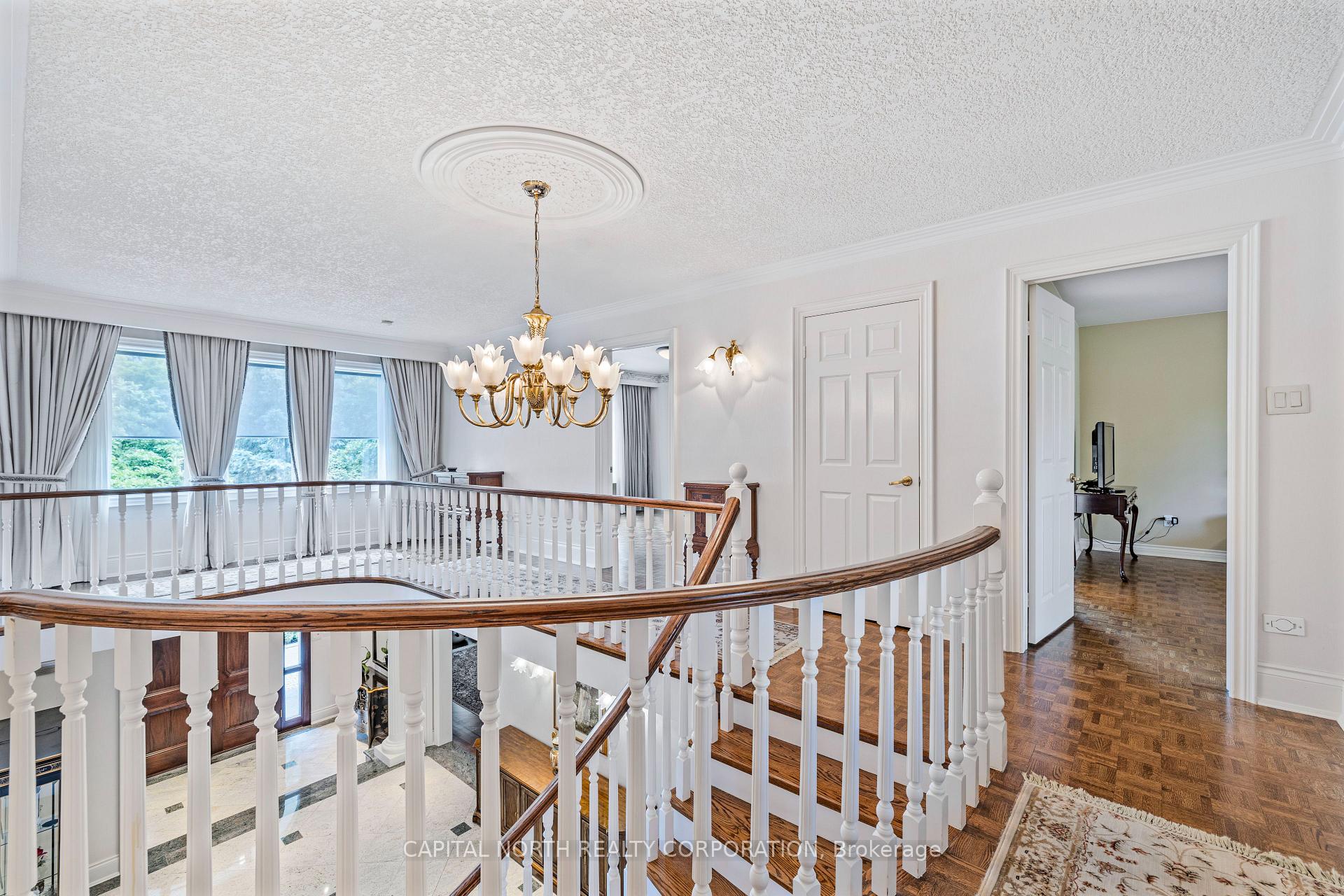 Photo 13 of 38 Queen Post Drive, Vaughan, East Woodbridge — HOMEH