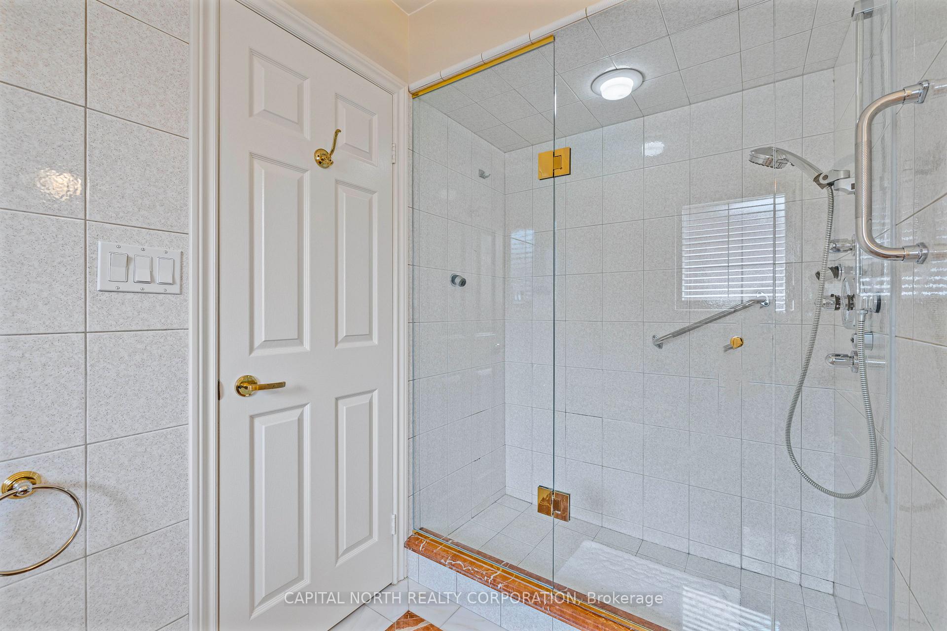 Photo 12 of 38 Queen Post Drive, Vaughan, East Woodbridge — HOMEH