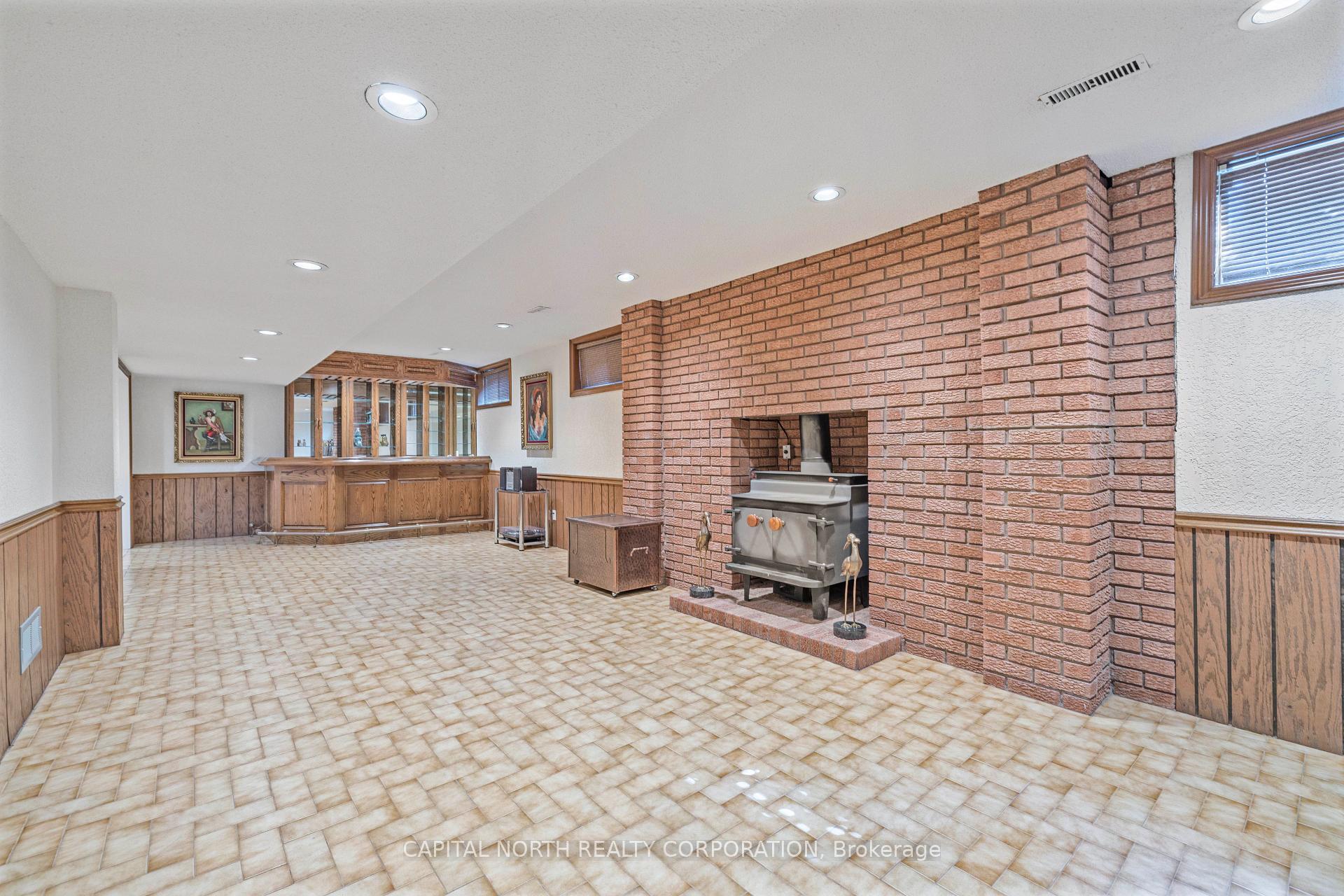Photo 7 of 38 Queen Post Drive, Vaughan, East Woodbridge — HOMEH
