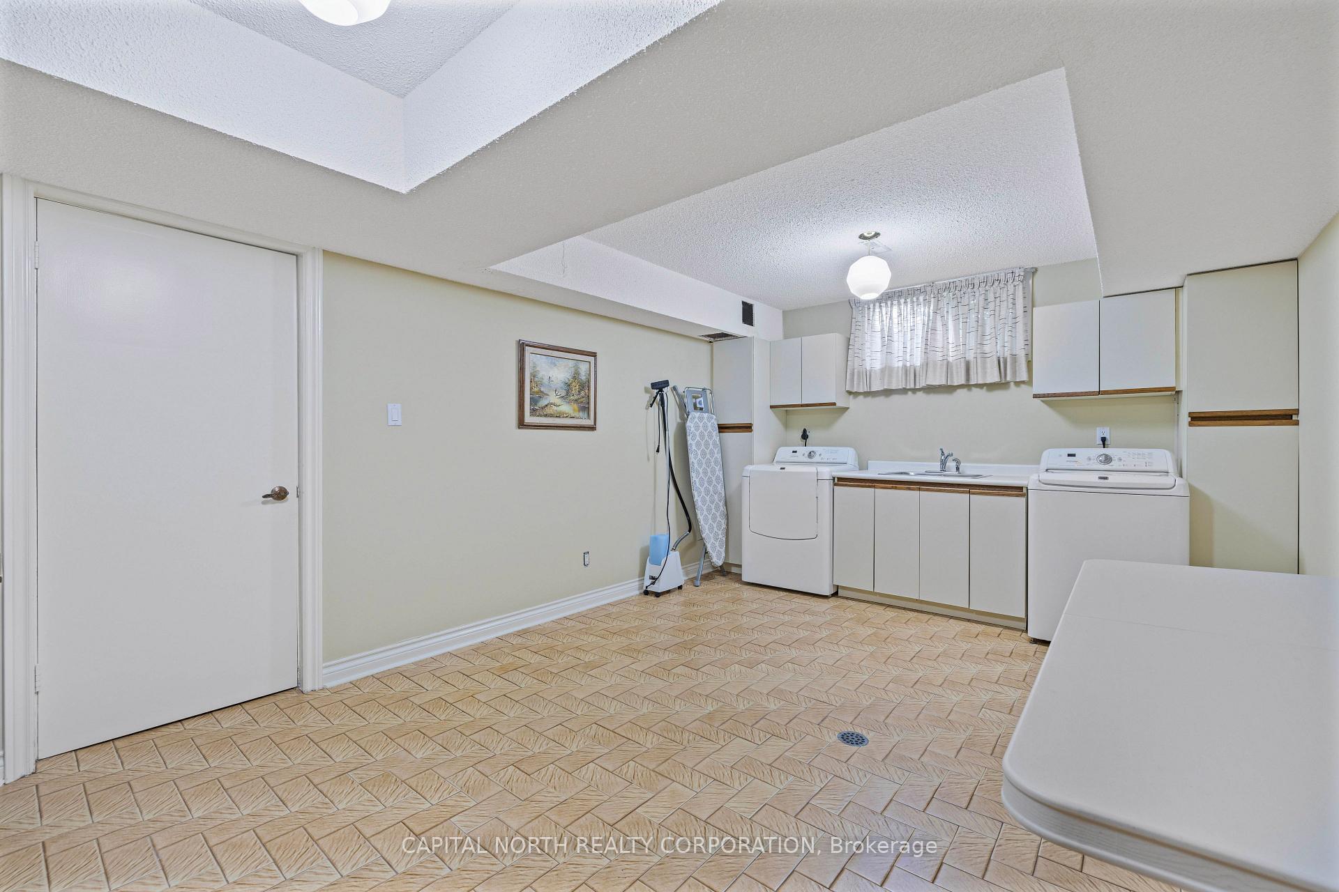 Photo 31 of 38 Queen Post Drive, Vaughan, East Woodbridge — HOMEH