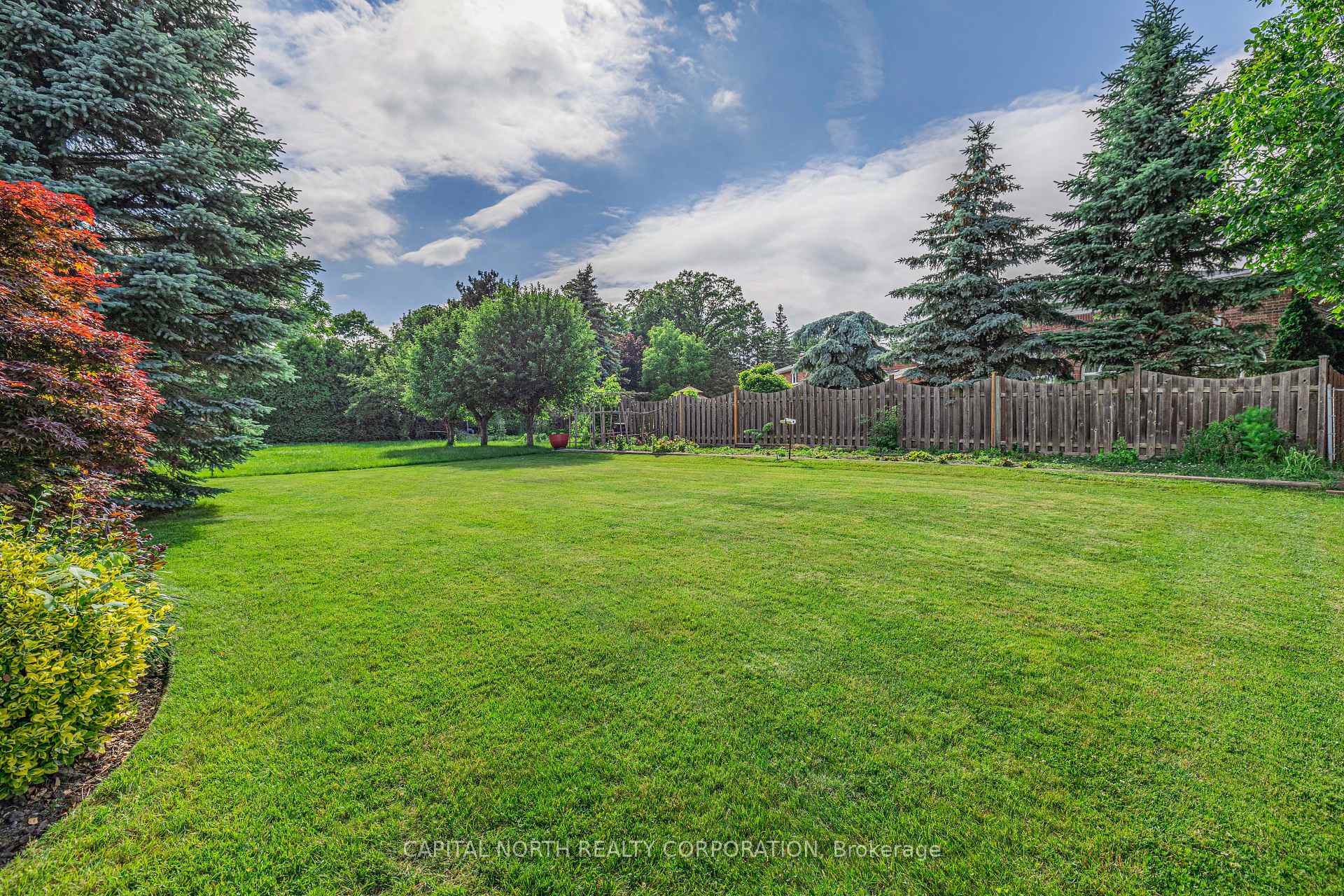 Photo 24 of 38 Queen Post Drive, Vaughan, East Woodbridge — HOMEH