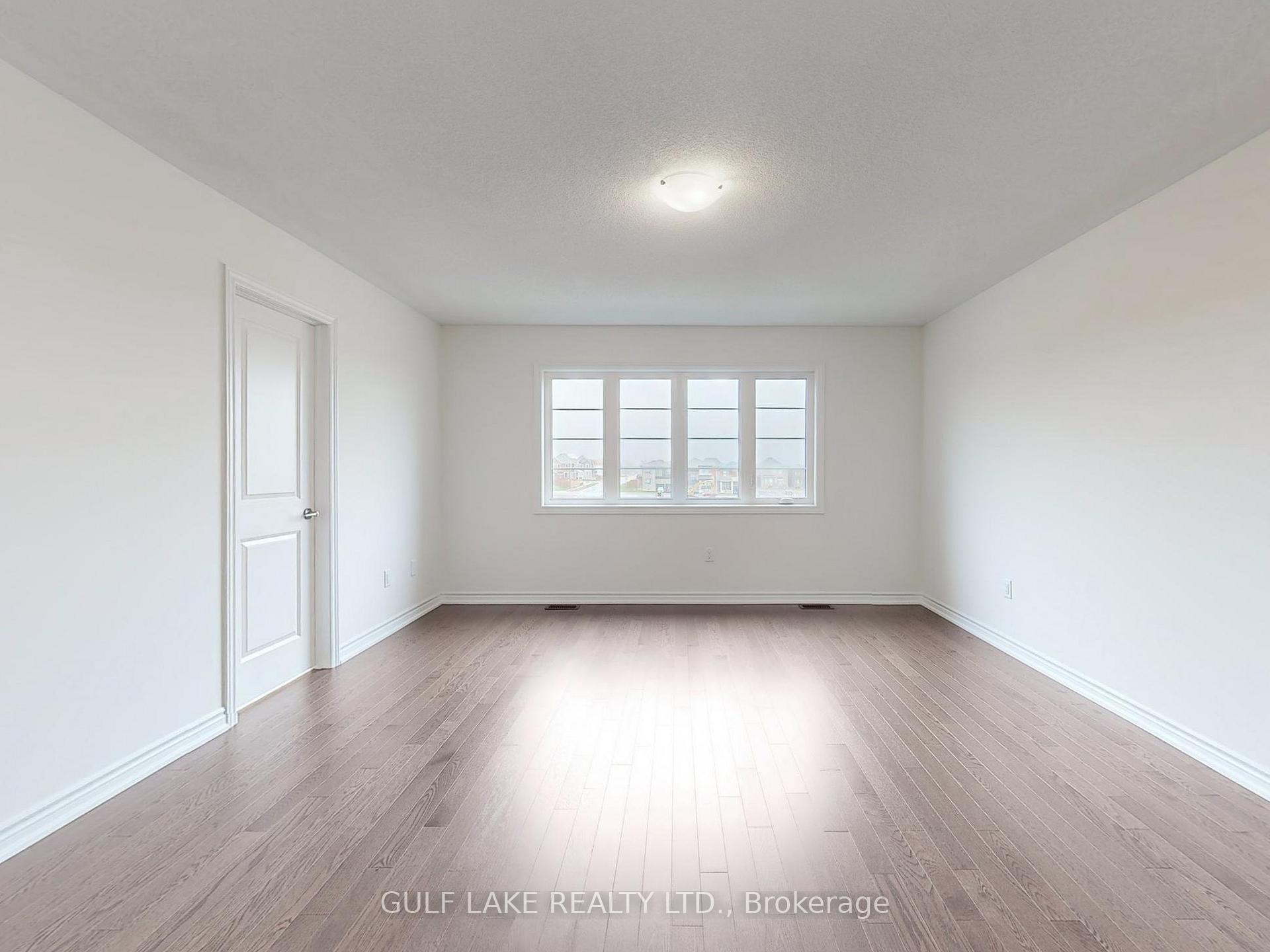 Photo 14 of 54 Phoenix Boulevard, Barrie, Rural Barrie Southeast — HOMEH