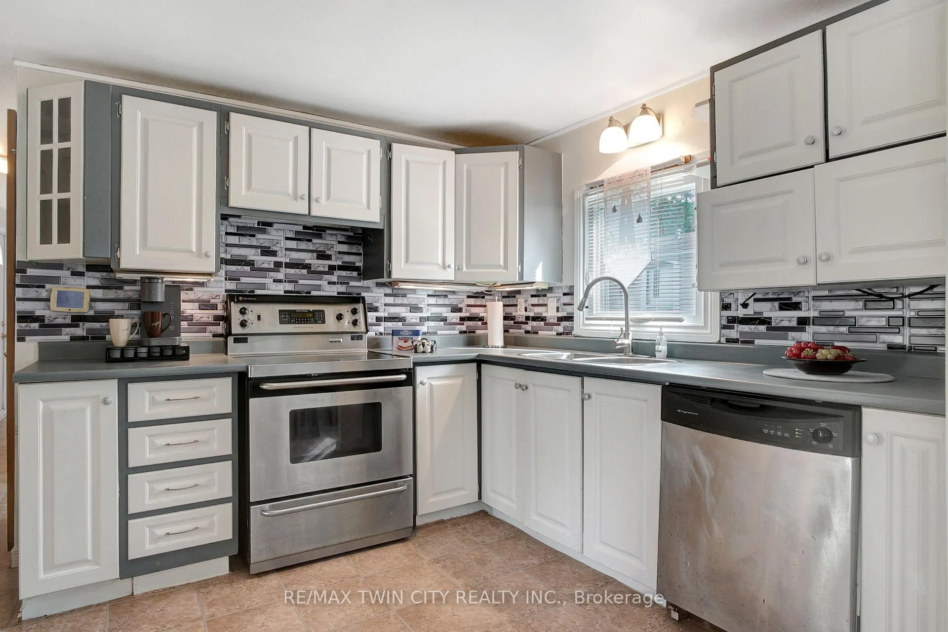 Photo 5 of Unit 81, 1294 8th Concession Road W, Hamilton, Rural Flamborough — HOMEH