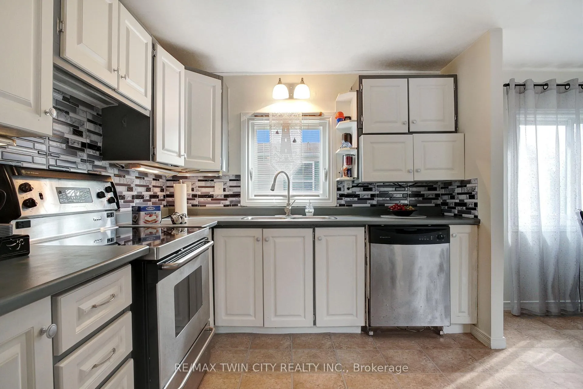Photo 6 of Unit 81, 1294 8th Concession Road W, Hamilton, Rural Flamborough — HOMEH