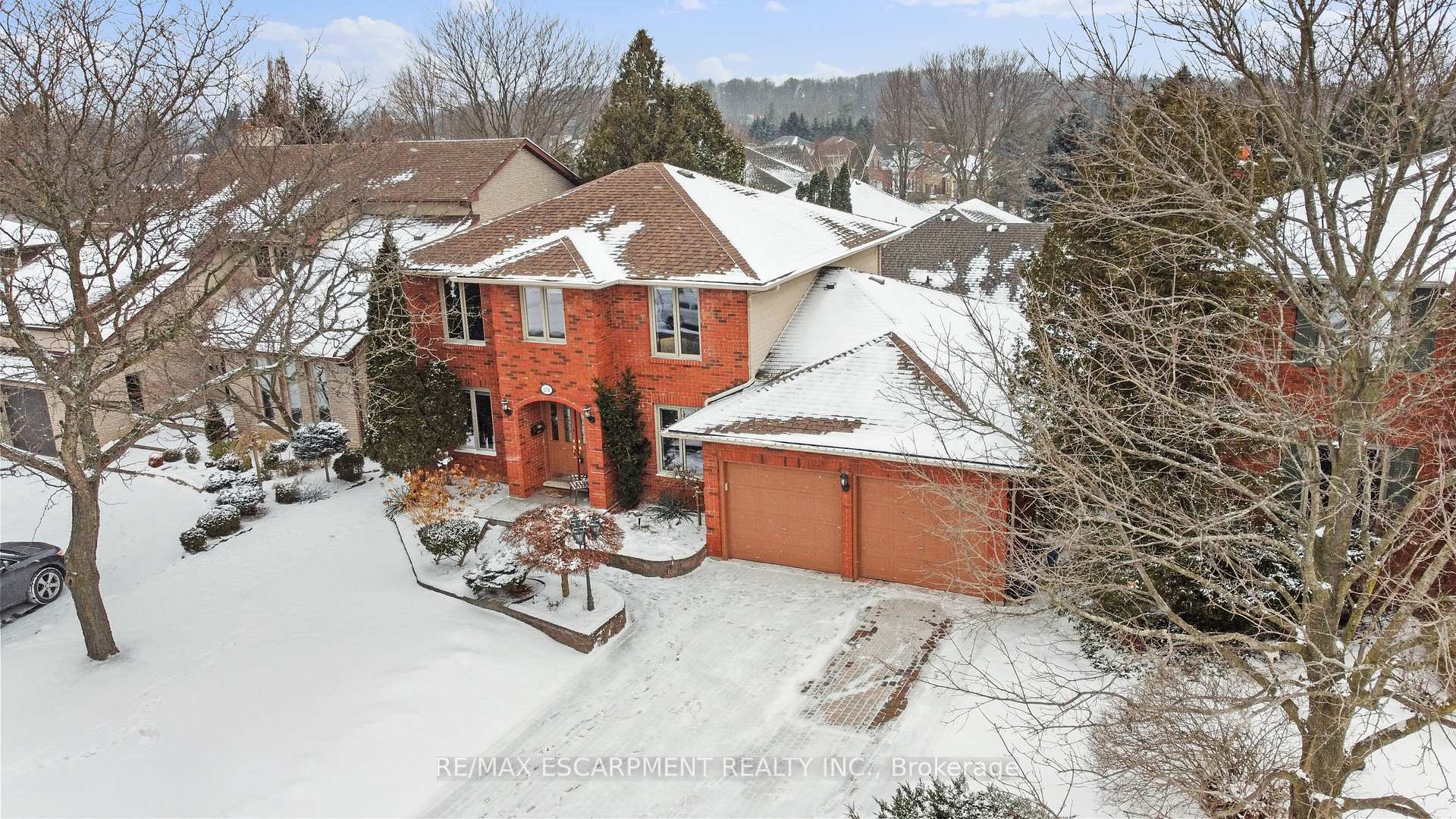 Photo 3 of 274 Lloyminn Avenue, Hamilton, Ancaster — HOMEH