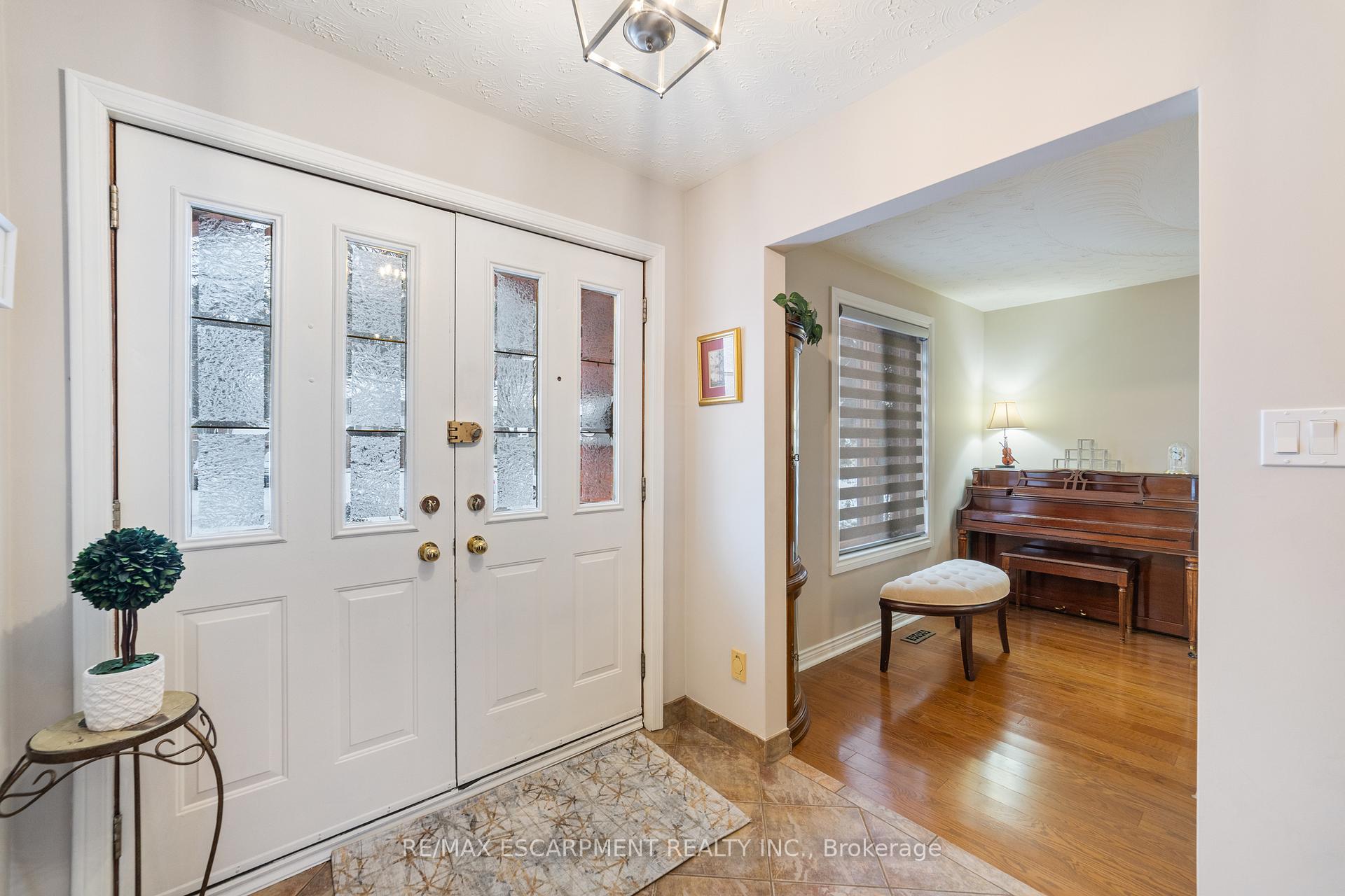 Photo 6 of 274 Lloyminn Avenue, Hamilton, Ancaster — HOMEH