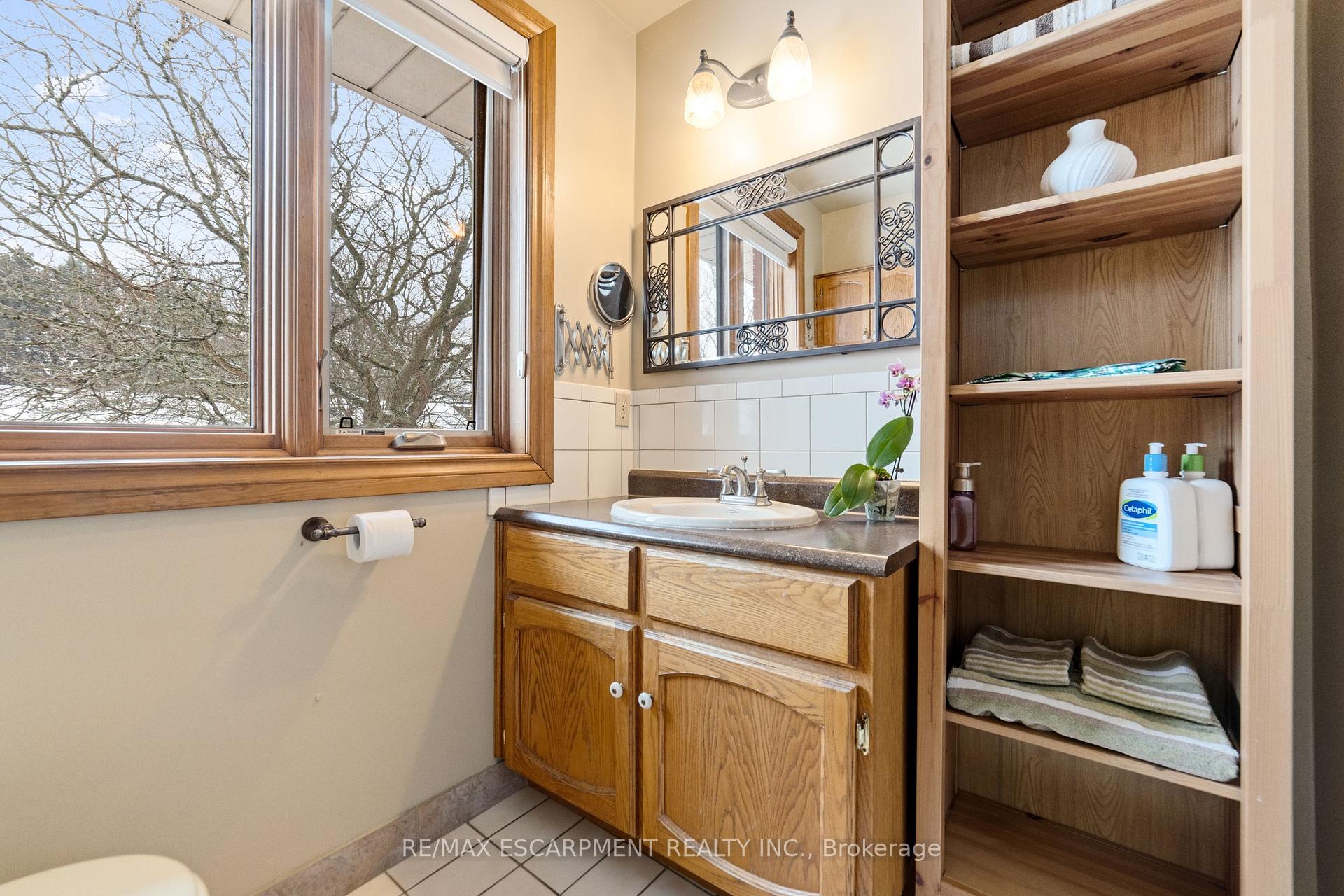 Photo 24 of 274 Lloyminn Avenue, Hamilton, Ancaster — HOMEH