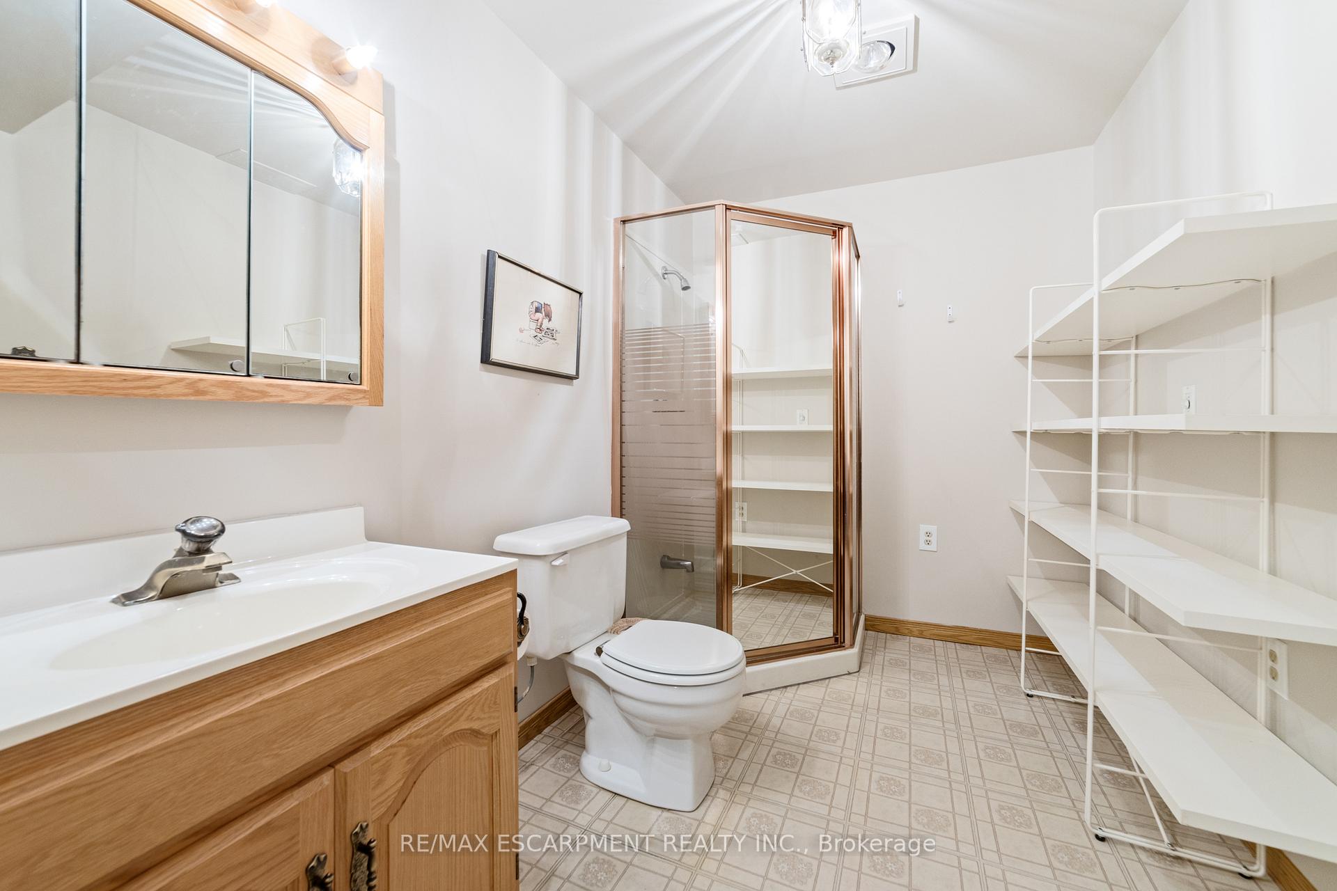 Photo 31 of 274 Lloyminn Avenue, Hamilton, Ancaster — HOMEH