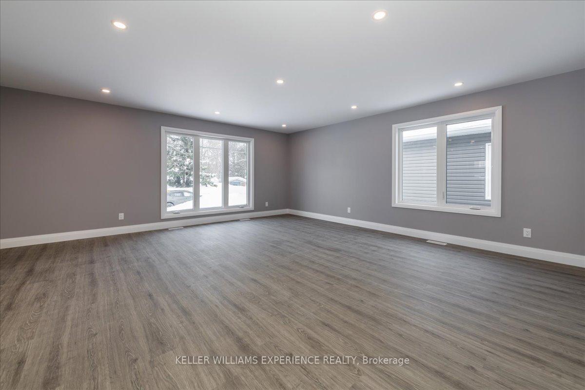 Photo 8 of 141 Pine Street W, Gravenhurst, Muskoka (S) — HOMEH