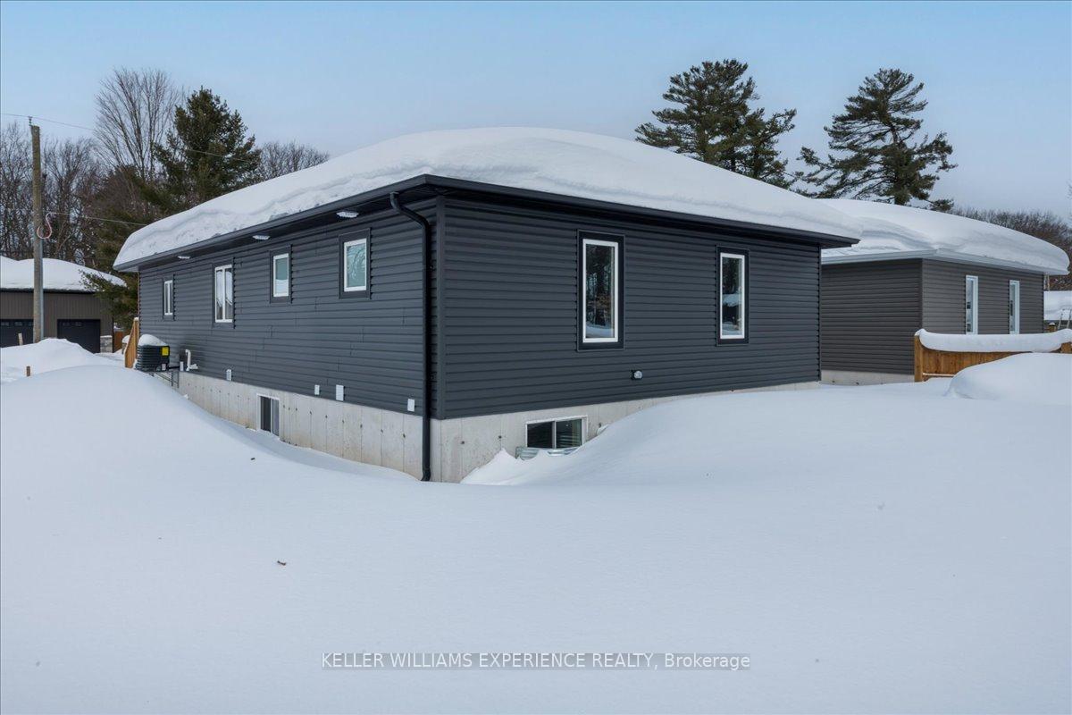 Photo 25 of 141 Pine Street W, Gravenhurst, Muskoka (S) — HOMEH