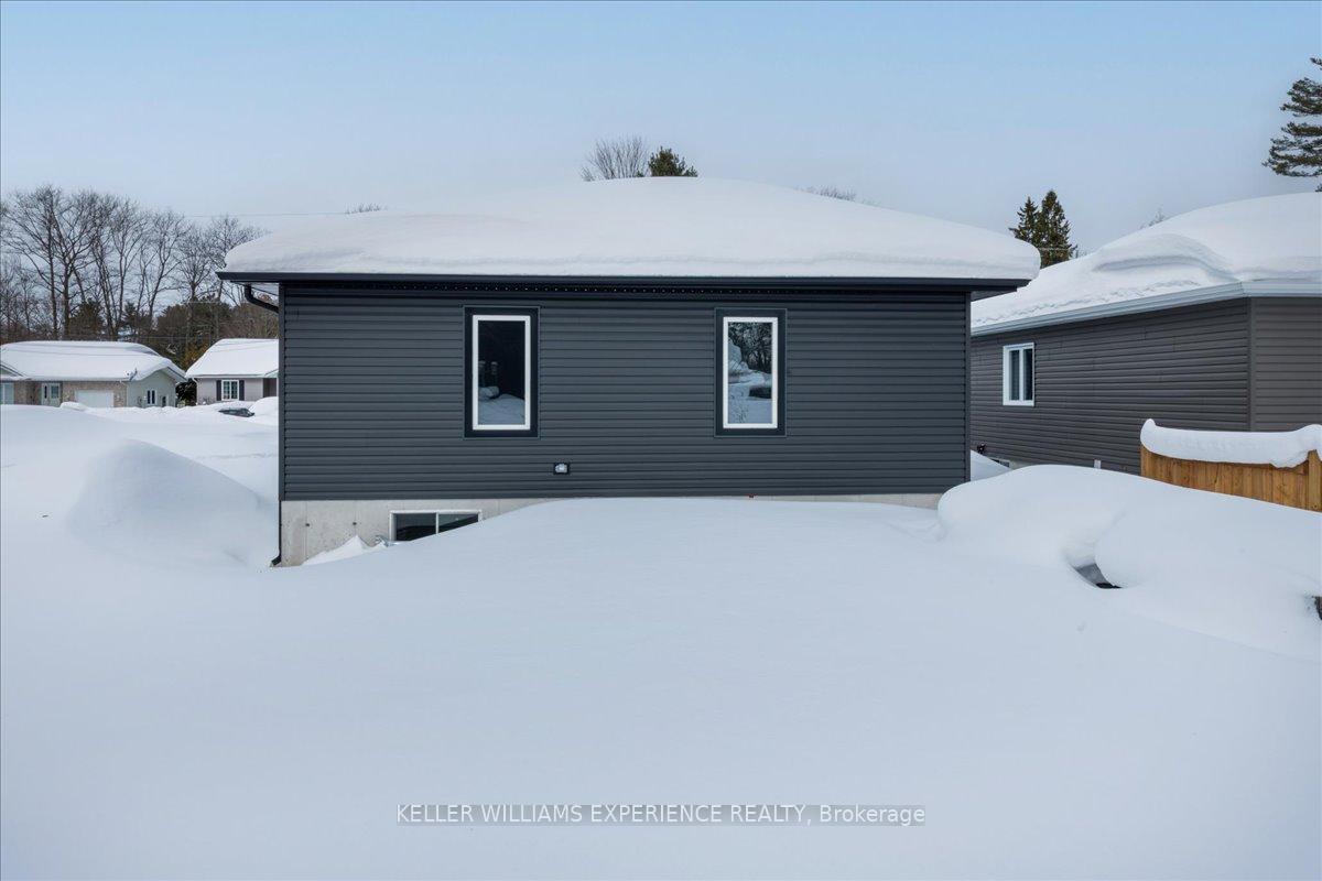 Photo 27 of 141 Pine Street W, Gravenhurst, Muskoka (S) — HOMEH