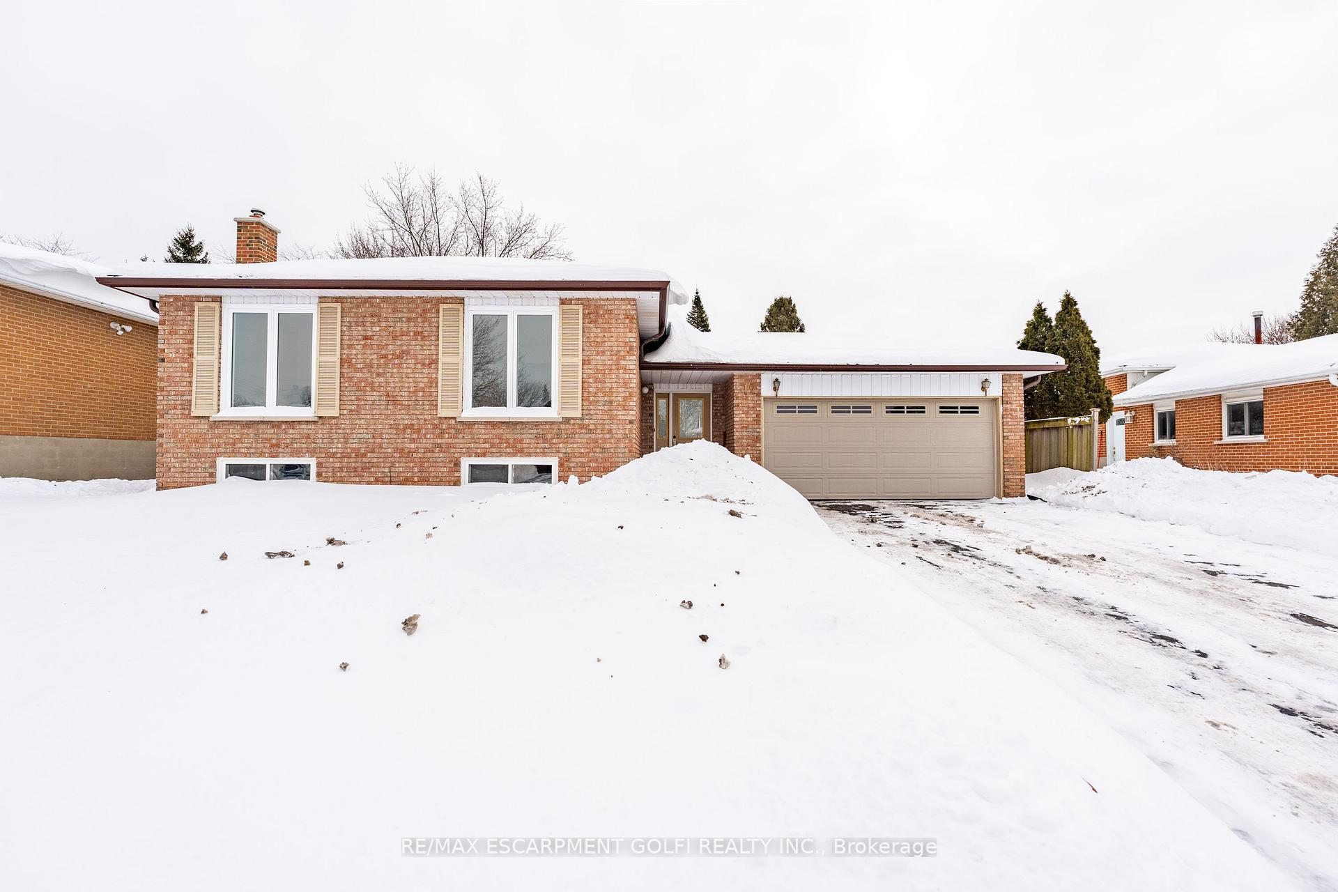 Front of 12 Ashdale Court
