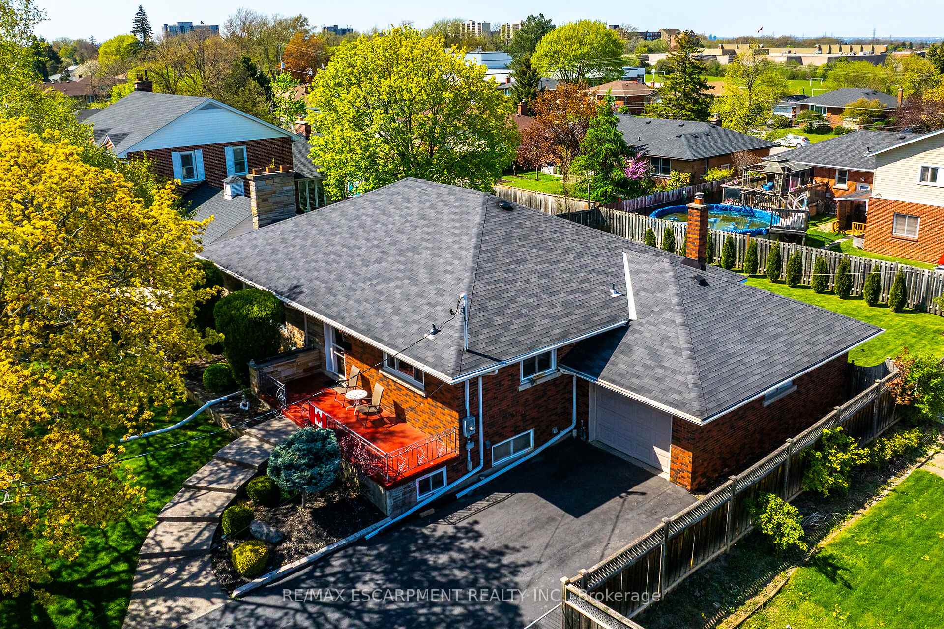 Photo 1 of 45 James Avenue, Hamilton, Stoney Creek — HOMEH