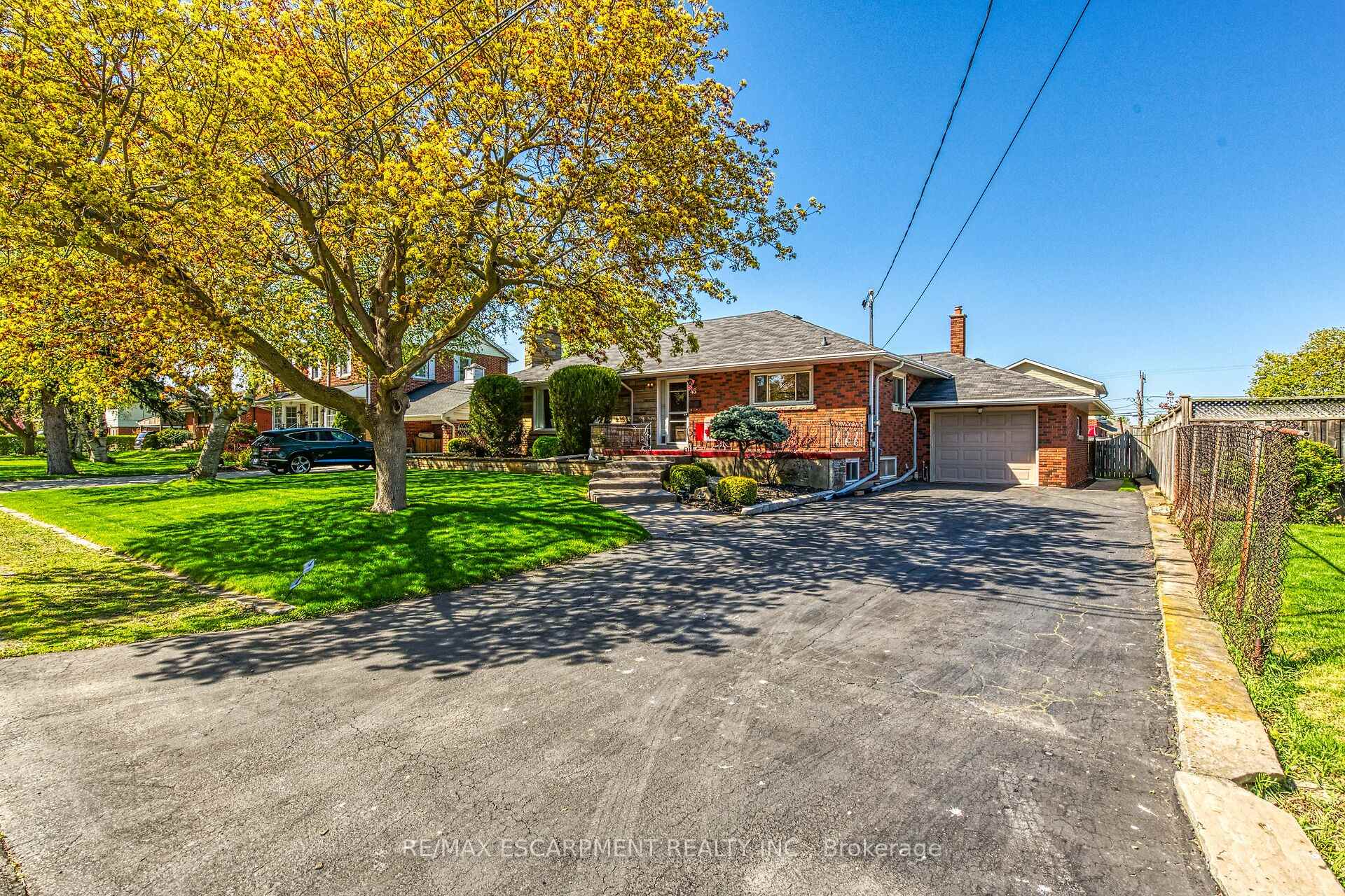 Photo 5 of 45 James Avenue, Hamilton, Stoney Creek — HOMEH