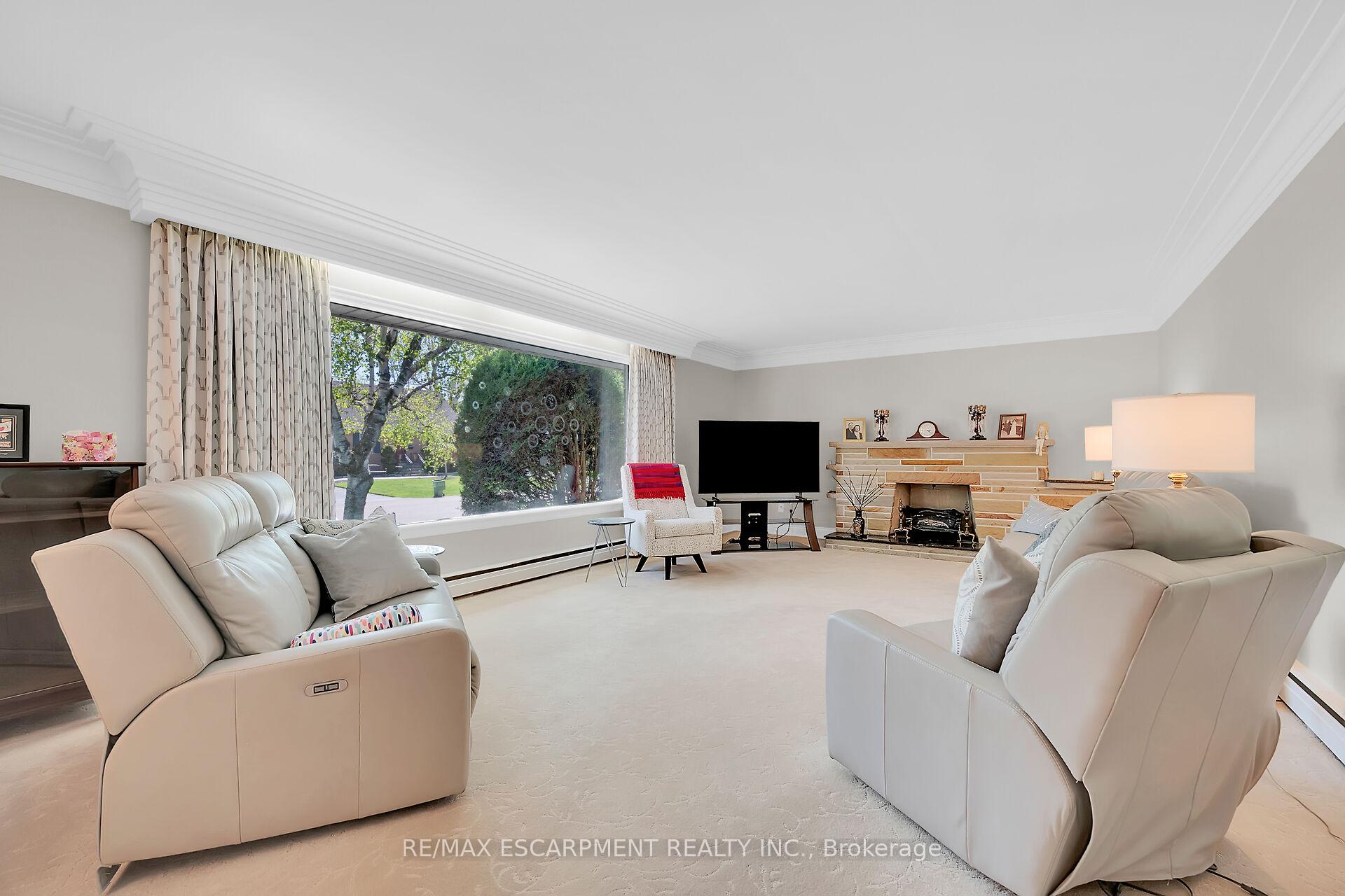Photo 17 of 45 James Avenue, Hamilton, Stoney Creek — HOMEH