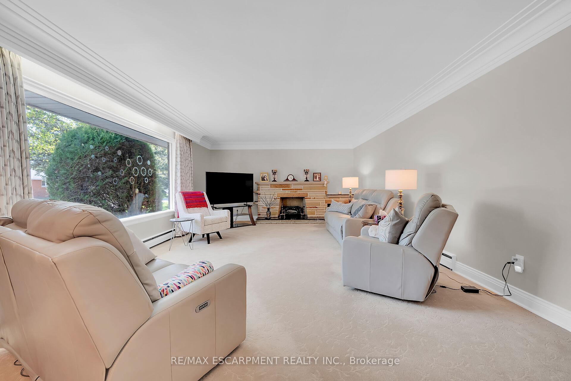 Photo 12 of 45 James Avenue, Hamilton, Stoney Creek — HOMEH