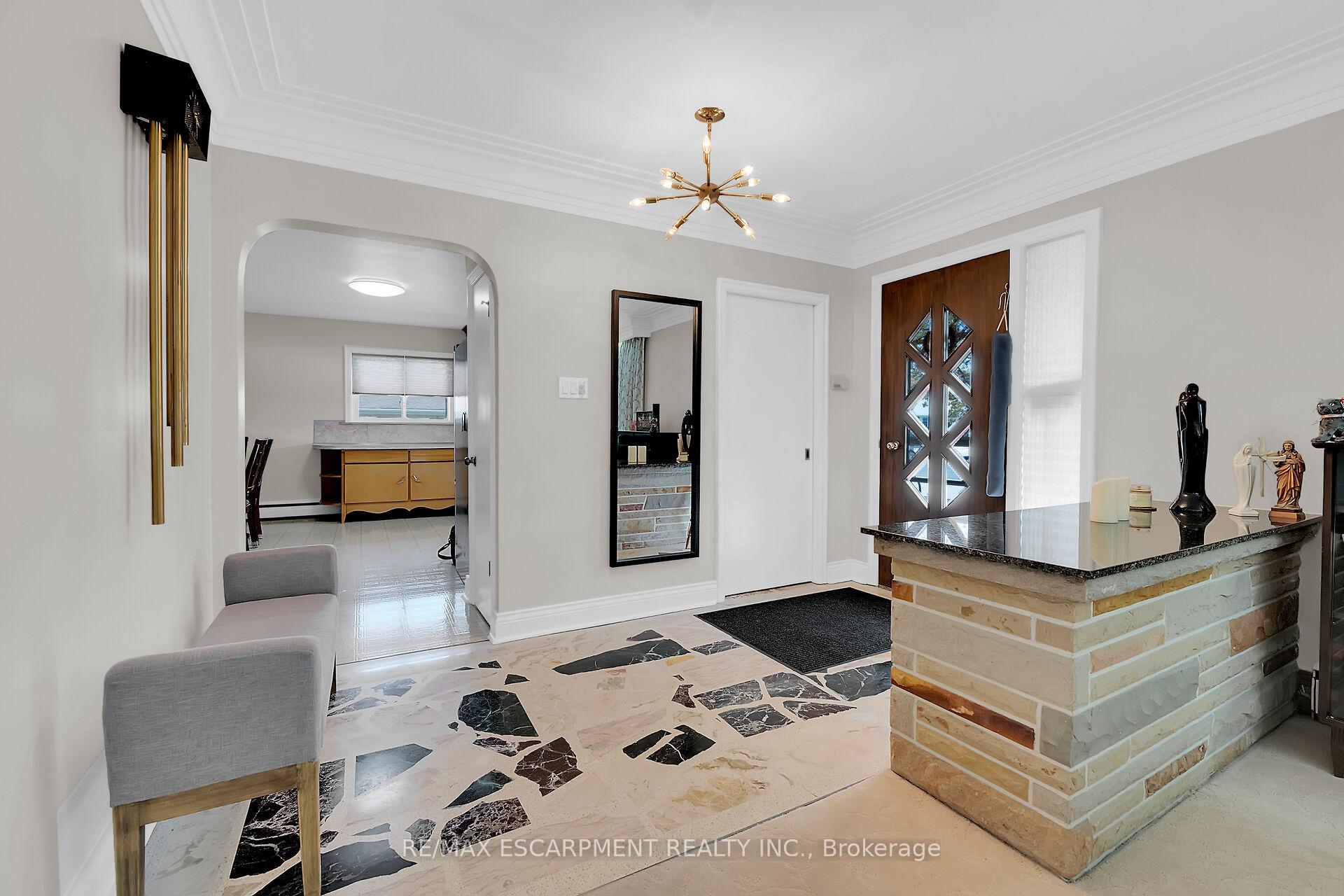 Photo 21 of 45 James Avenue, Hamilton, Stoney Creek — HOMEH