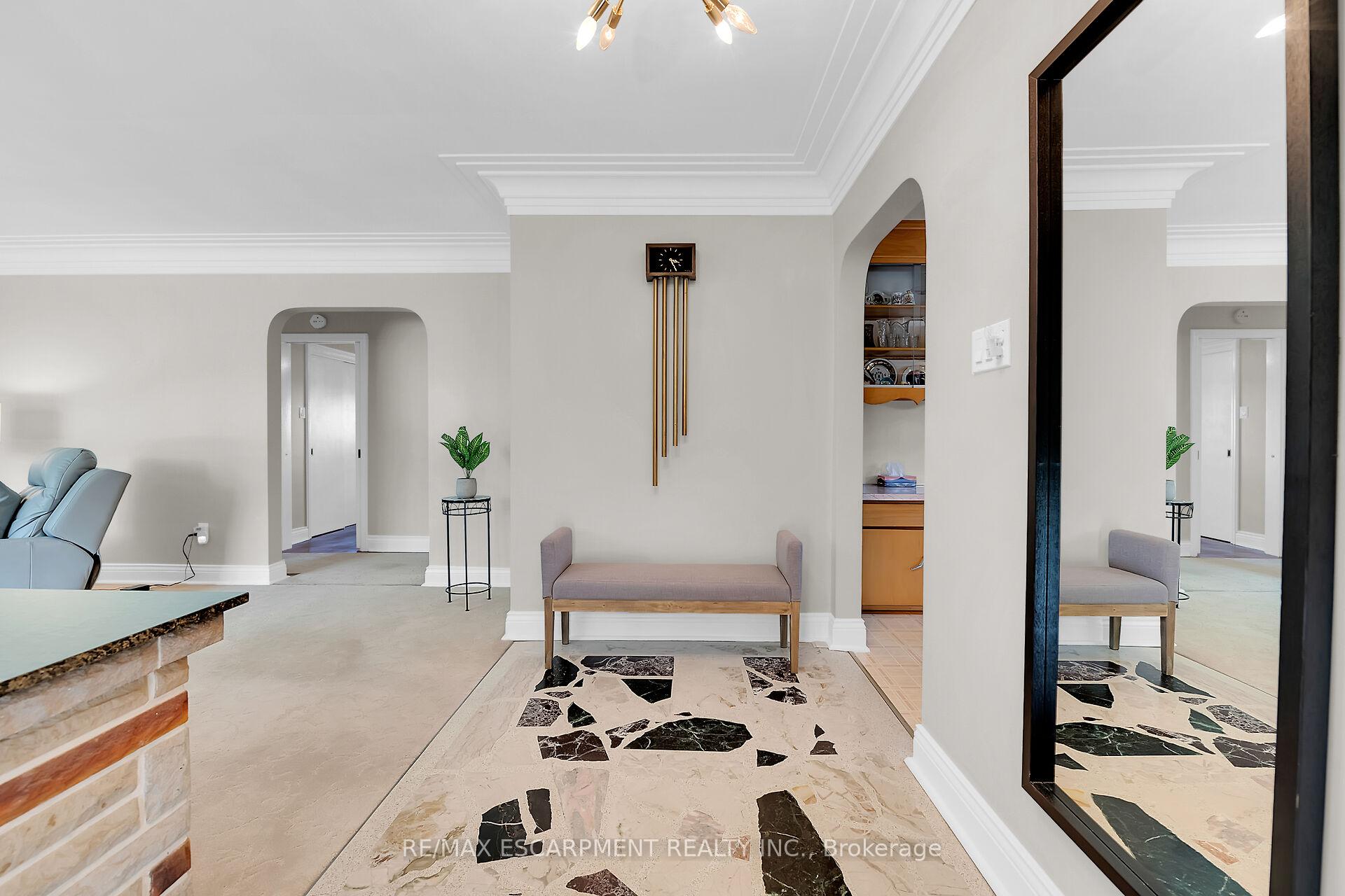 Photo 23 of 45 James Avenue, Hamilton, Stoney Creek — HOMEH