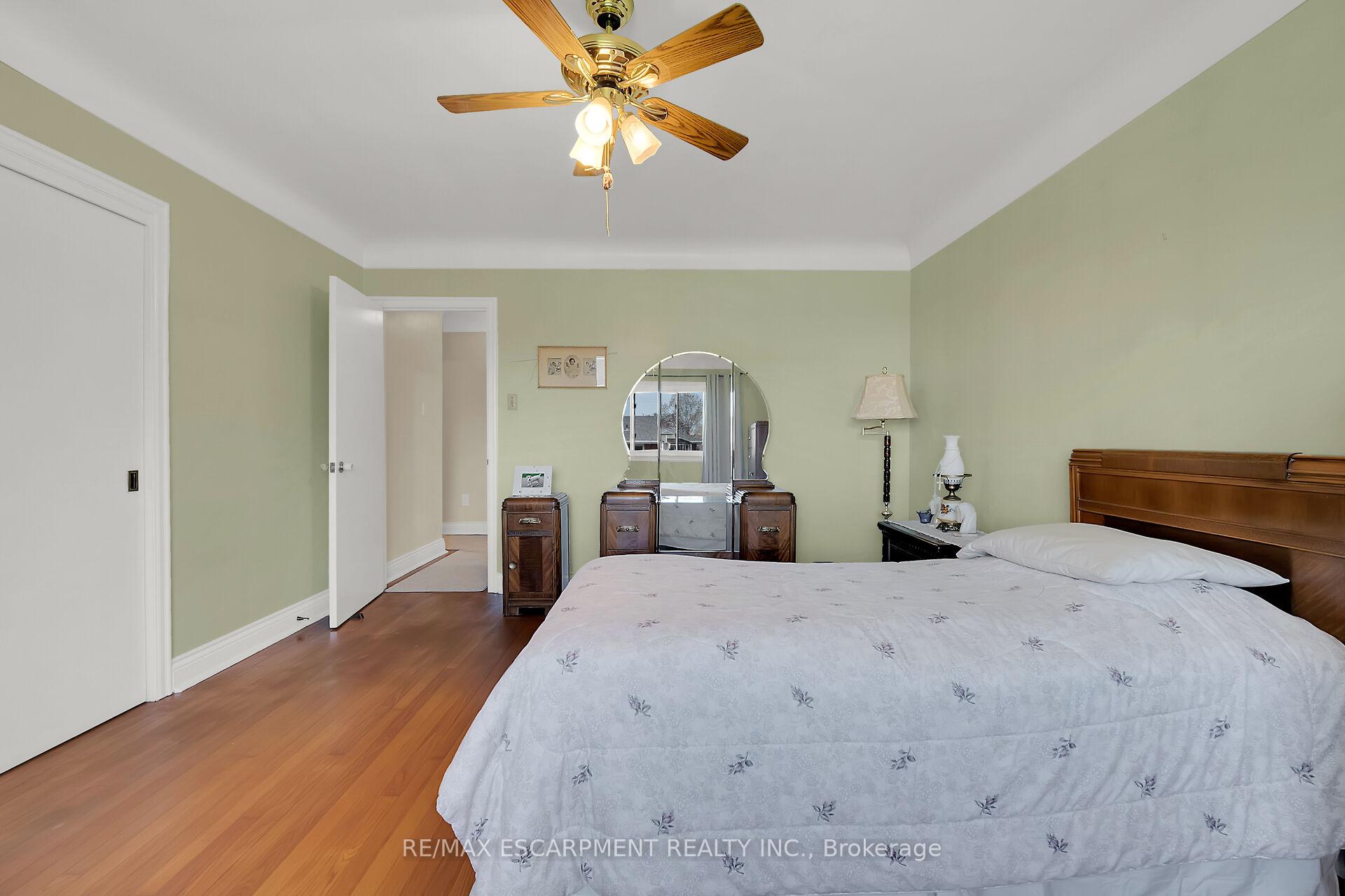 Photo 37 of 45 James Avenue, Hamilton, Stoney Creek — HOMEH