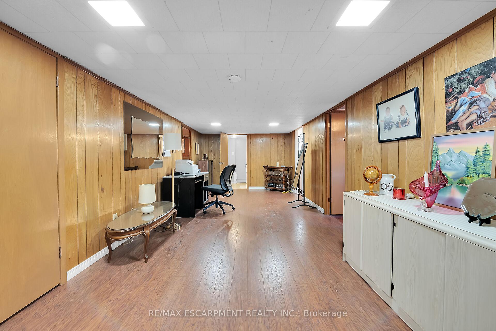 Photo 35 of 45 James Avenue, Hamilton, Stoney Creek — HOMEH