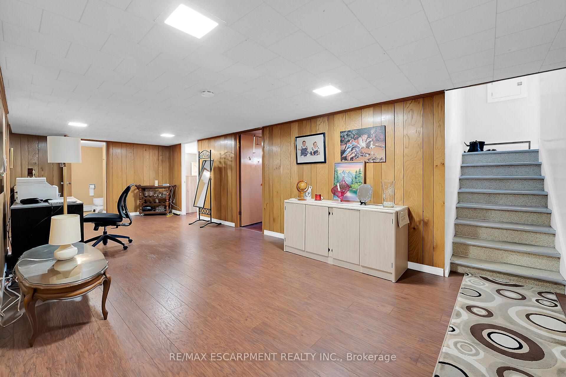 Photo 31 of 45 James Avenue, Hamilton, Stoney Creek — HOMEH