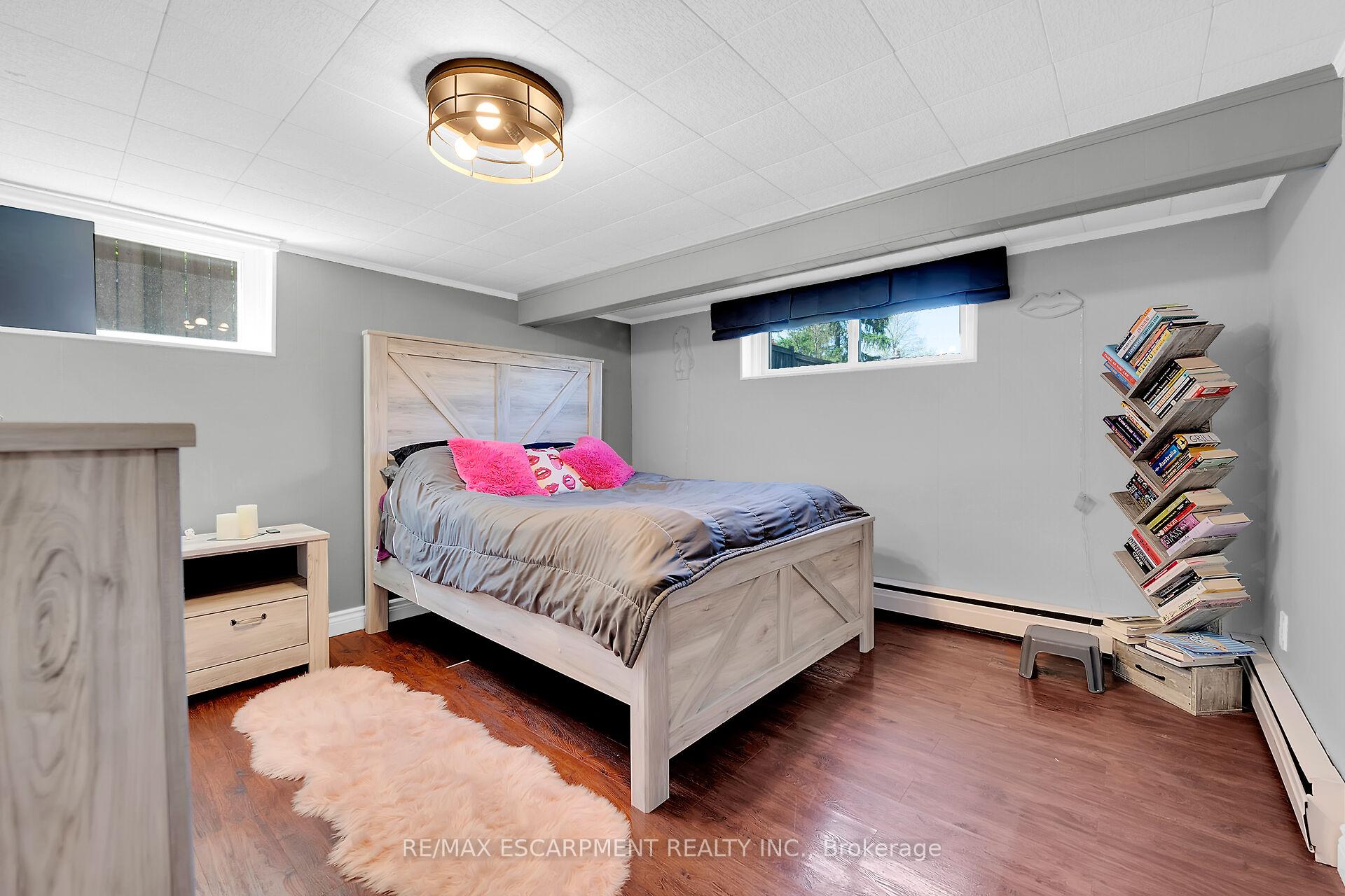 Photo 34 of 45 James Avenue, Hamilton, Stoney Creek — HOMEH