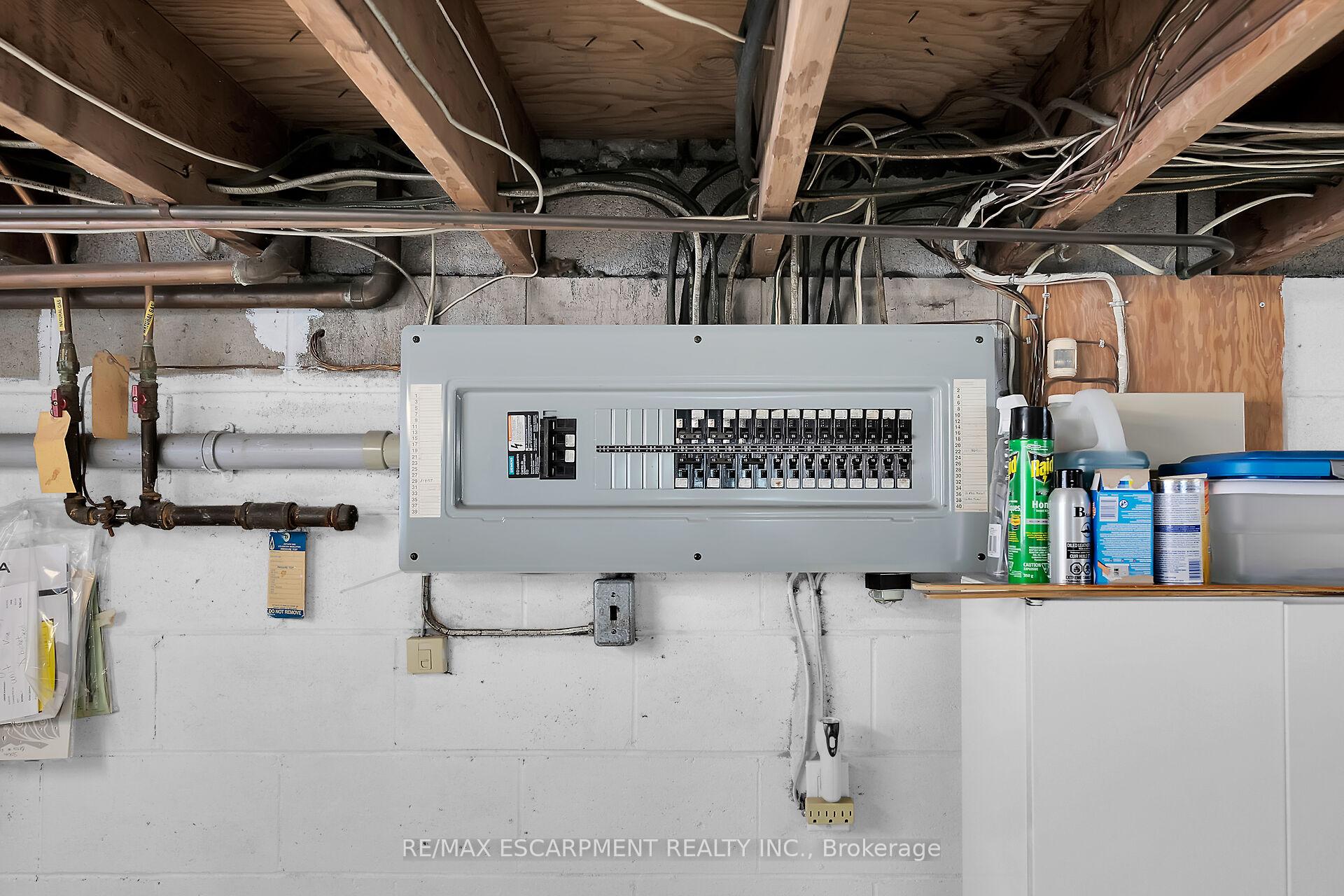 Photo 32 of 45 James Avenue, Hamilton, Stoney Creek — HOMEH