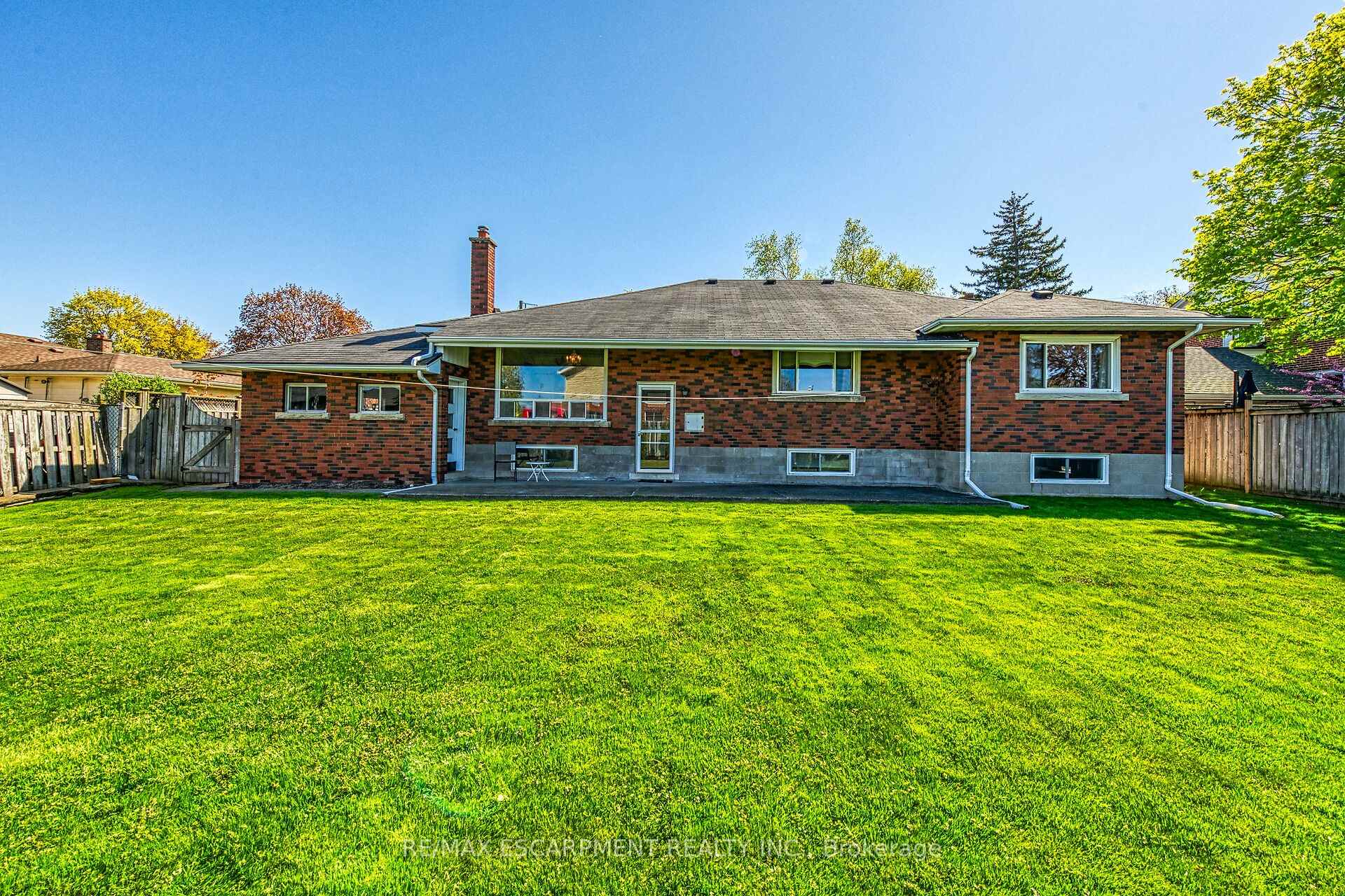 Photo 46 of 45 James Avenue, Hamilton, Stoney Creek — HOMEH
