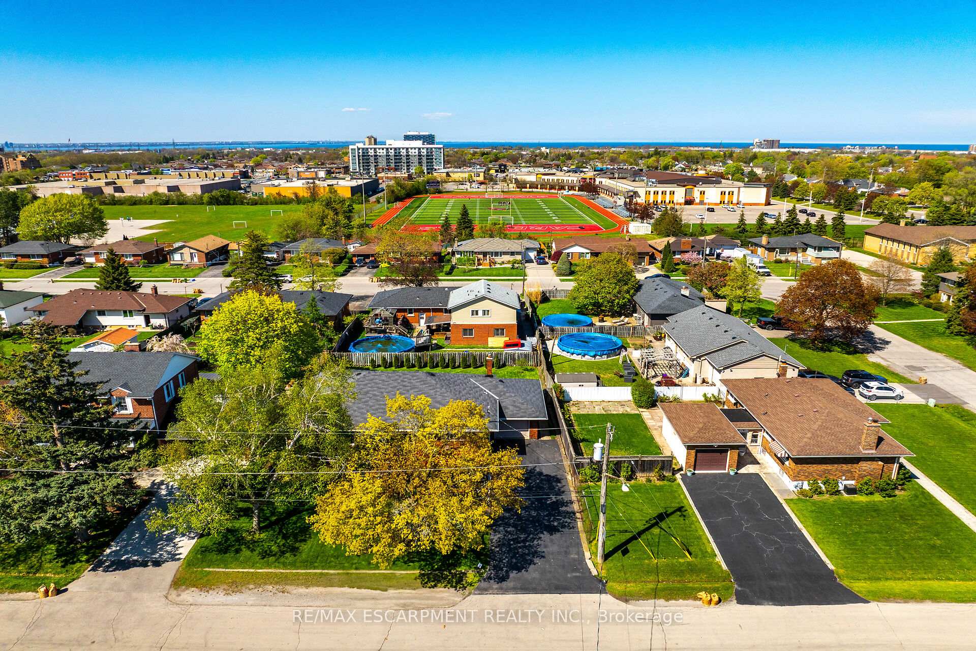 Photo 47 of 45 James Avenue, Hamilton, Stoney Creek — HOMEH