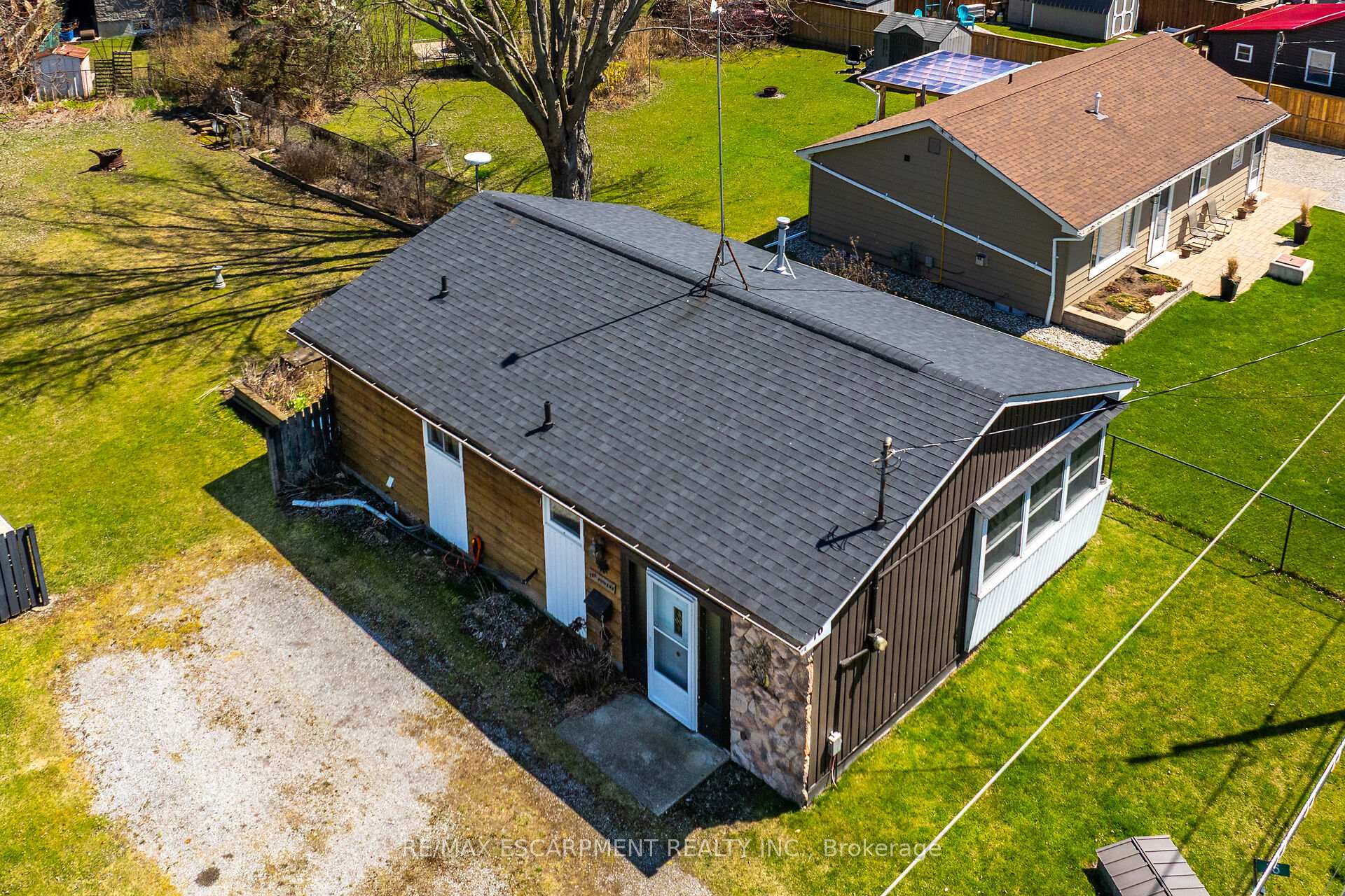 Photo 5 of 16 Witherspoon Drive, Haldimand — HOMEH
