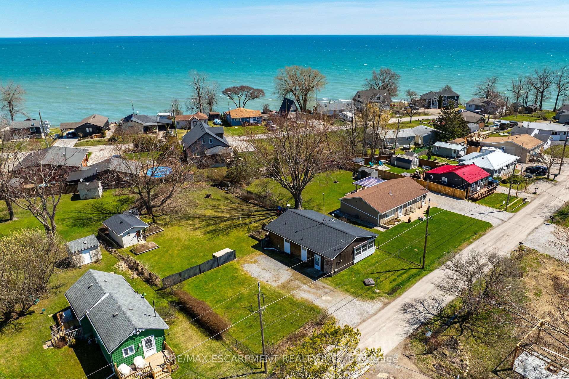 Photo 2 of 16 Witherspoon Drive, Haldimand — HOMEH