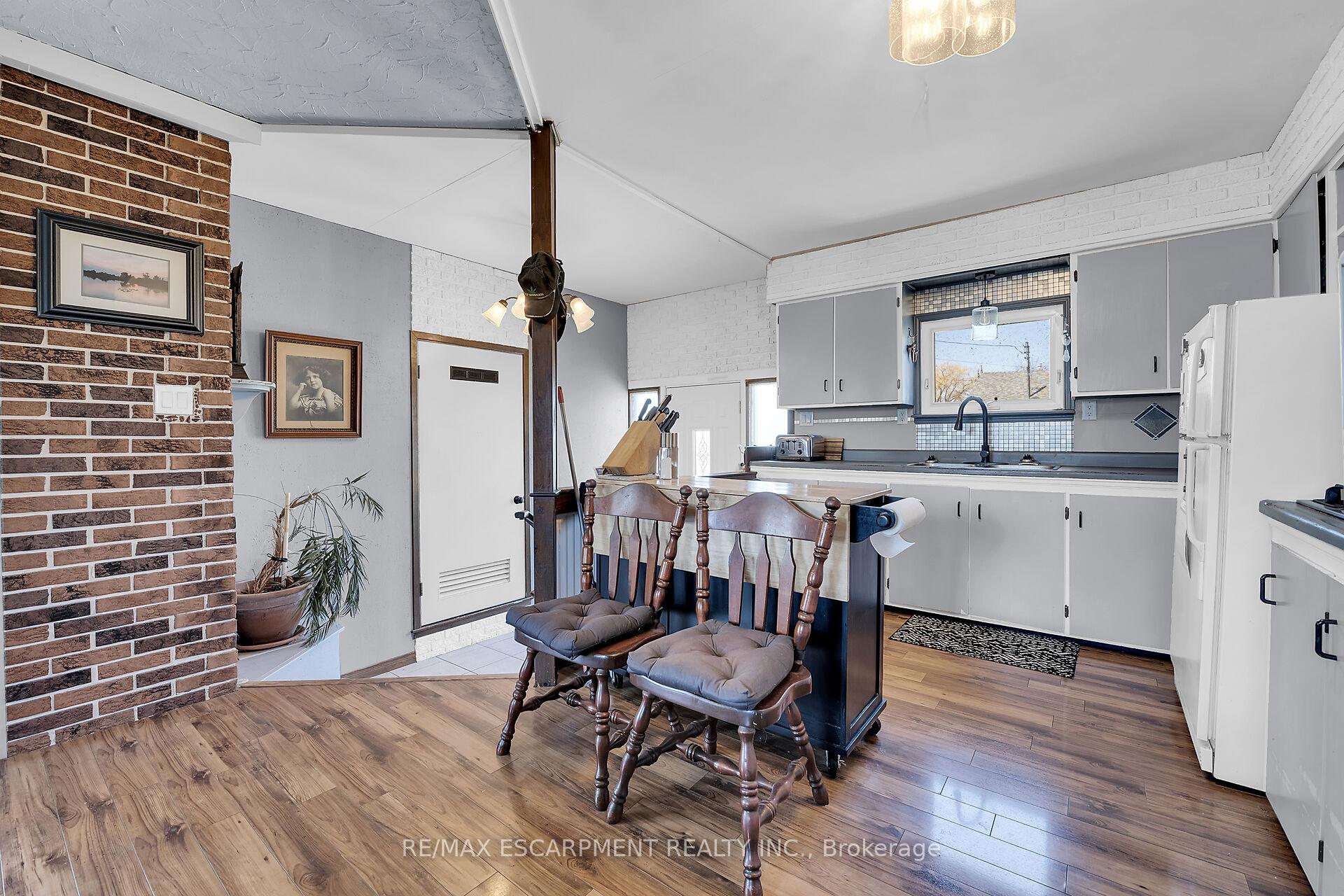 Photo 11 of 16 Witherspoon Drive, Haldimand — HOMEH