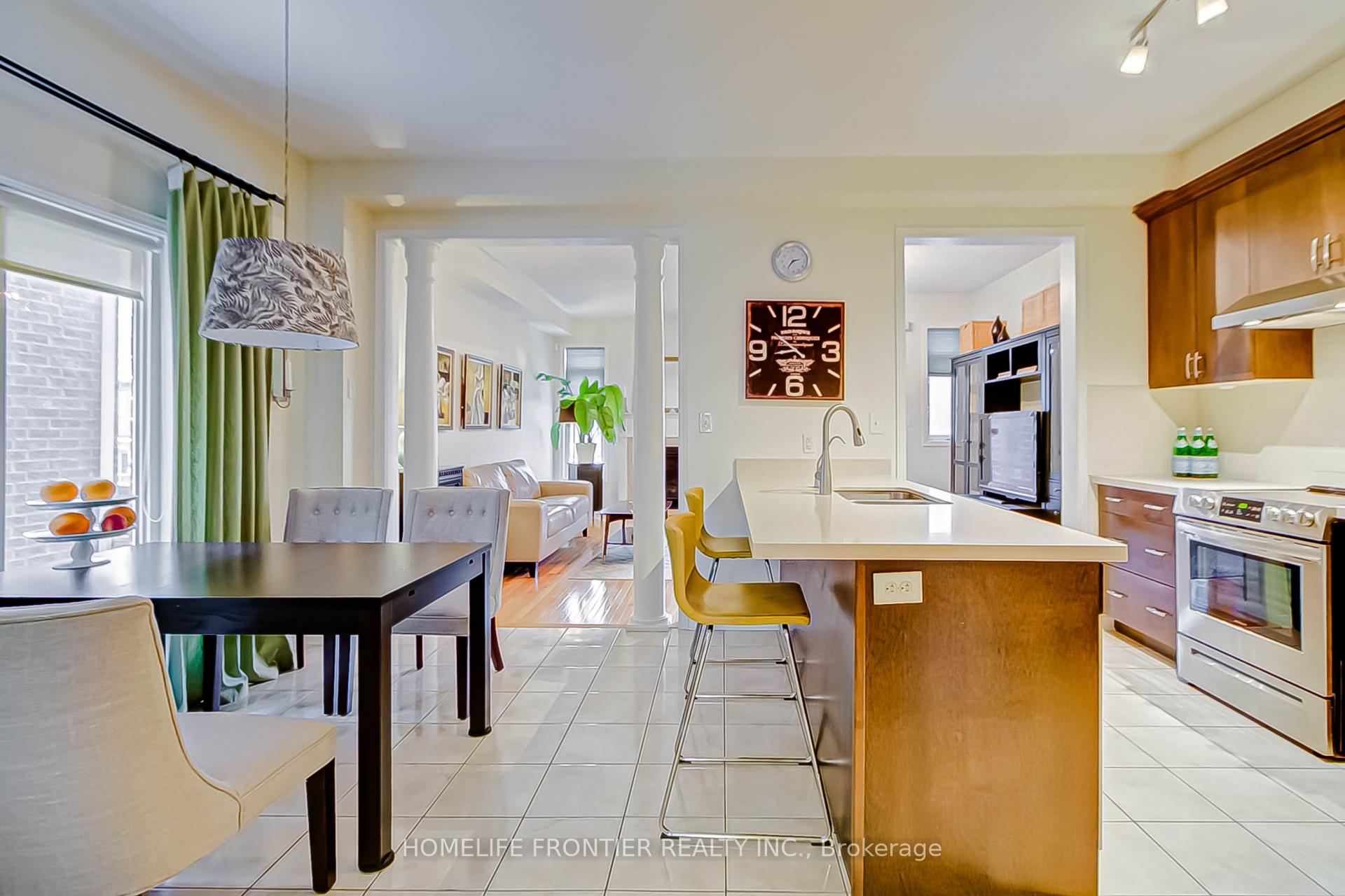 Photo 6 of 39 White Spruce Crescent, Vaughan, Patterson — HOMEH