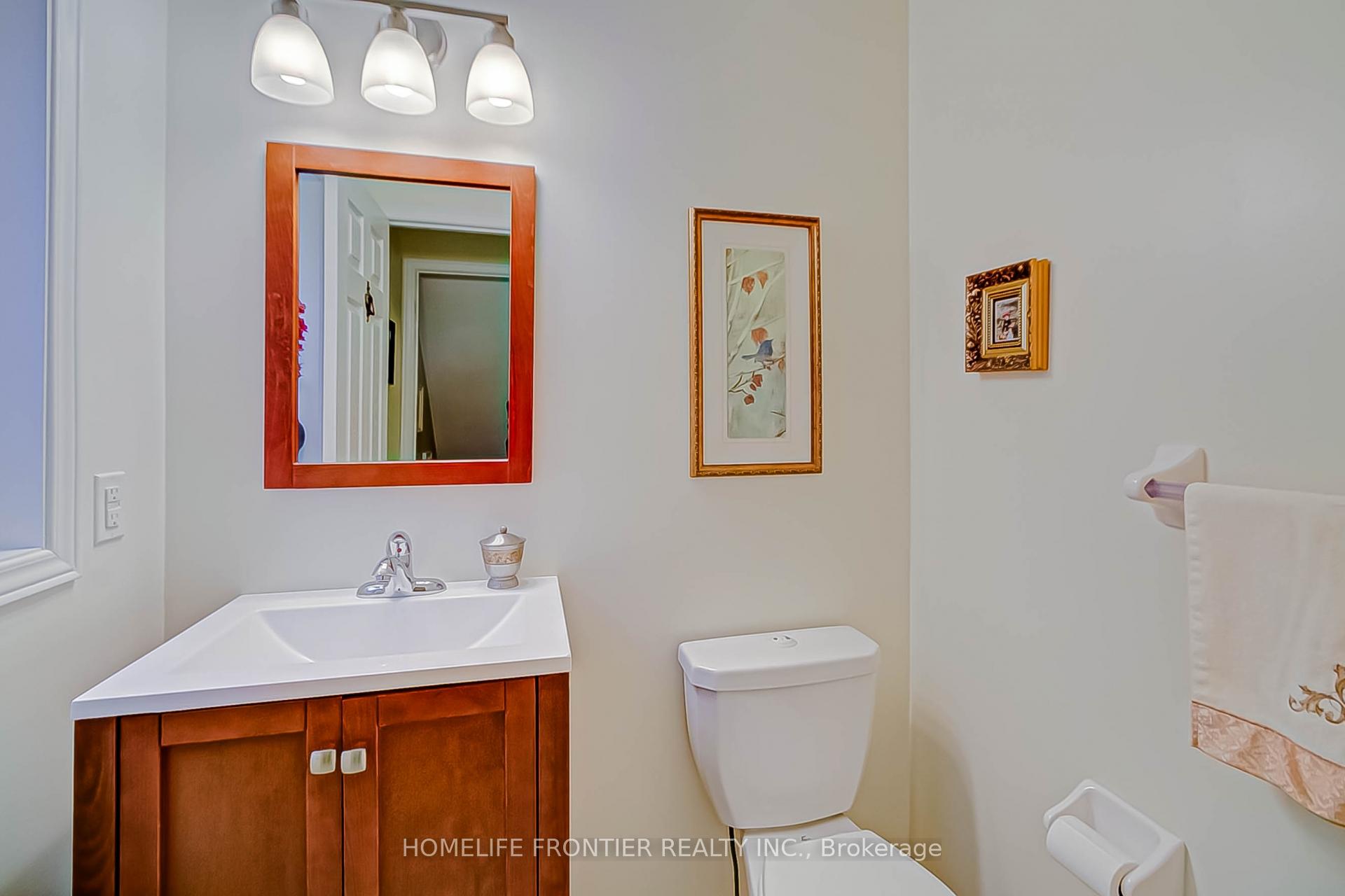 Photo 19 of 39 White Spruce Crescent, Vaughan, Patterson — HOMEH