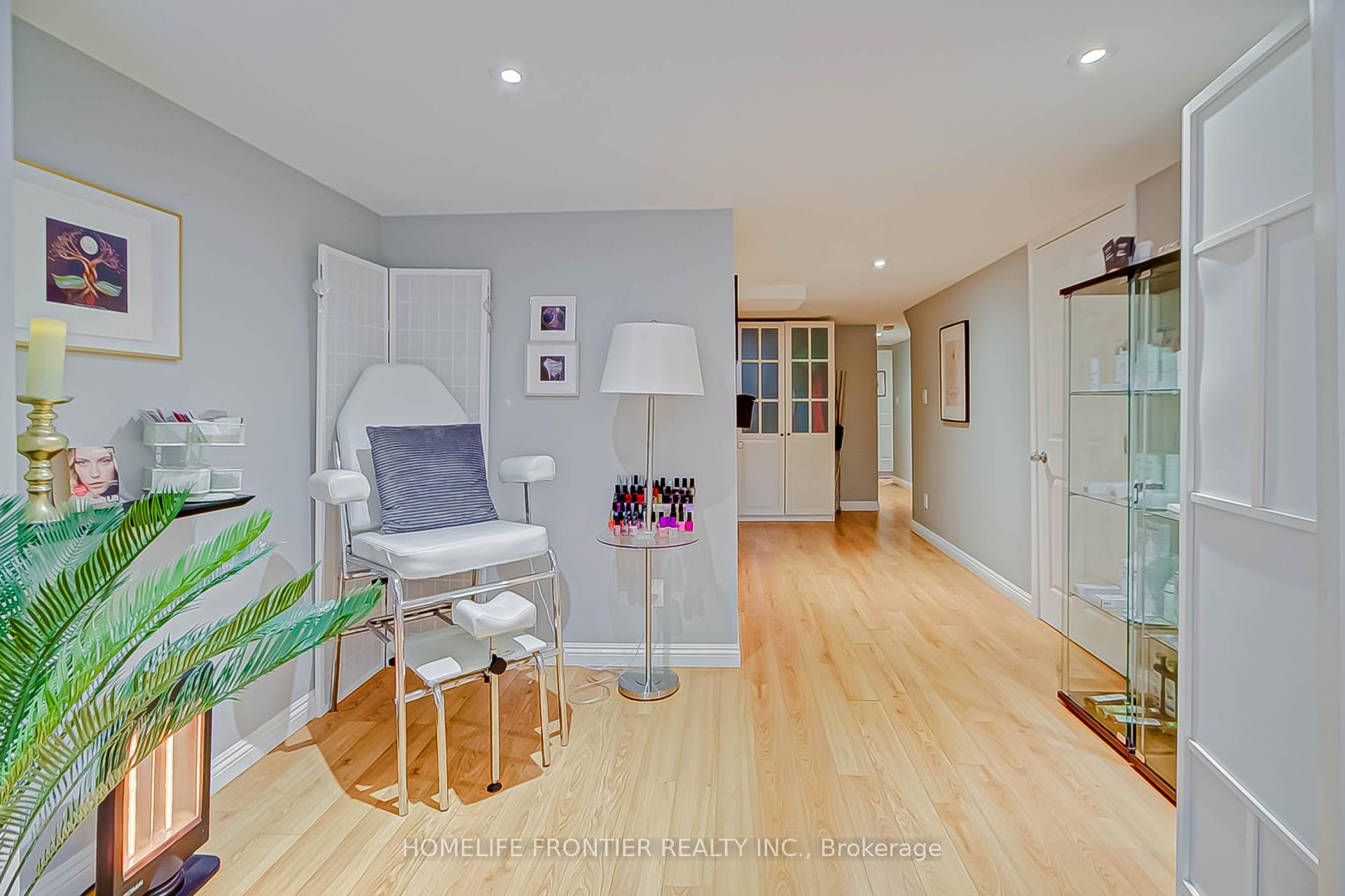 Photo 15 of 39 White Spruce Crescent, Vaughan, Patterson — HOMEH